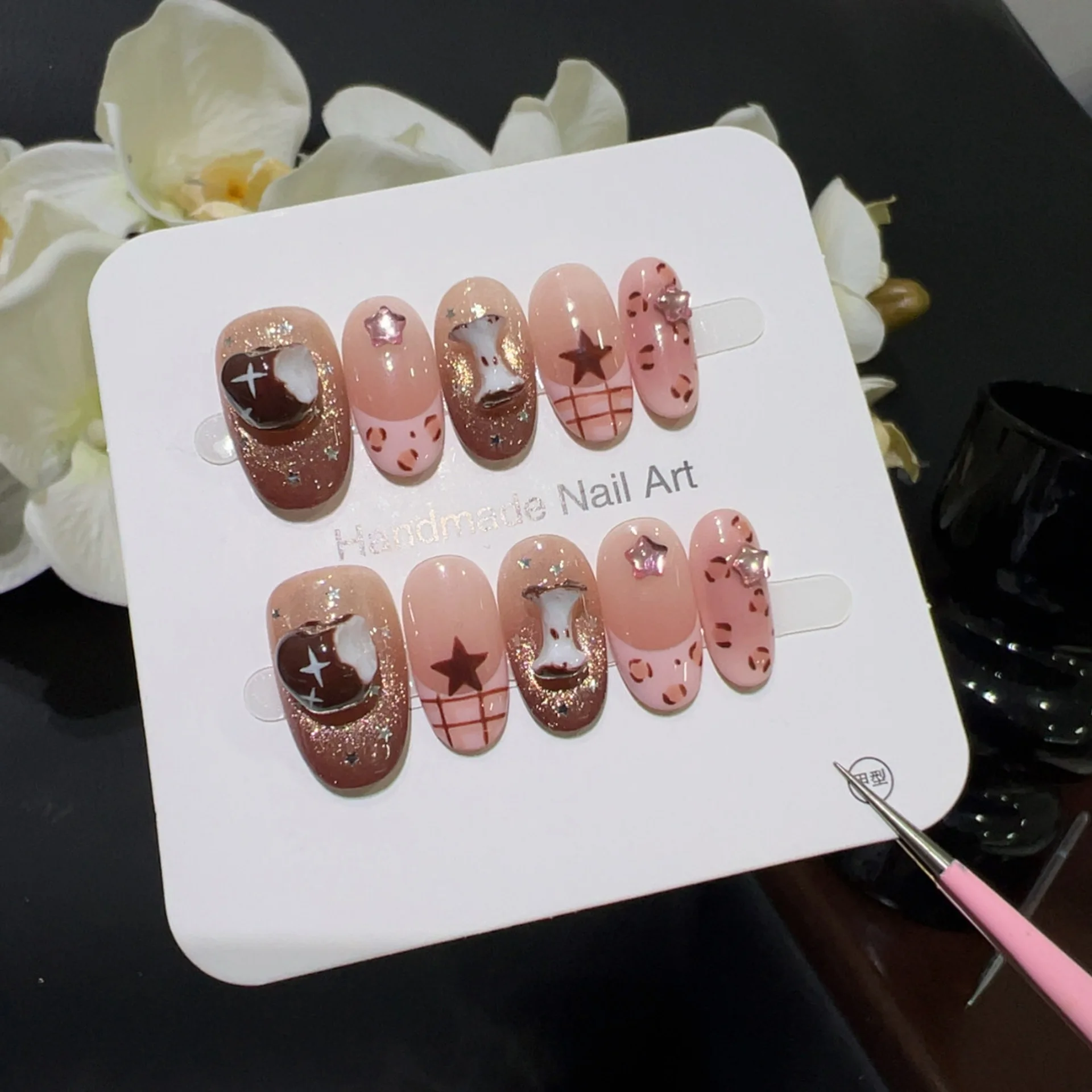 10 шт., короткие овальные ногти ручной работы с французским прессом, розовый леопардовый принт, коричневый кошачий глаз, мультяшный дизайн яблока, милые носимые накладные ногти
10 шт., короткие овальные ногти ручной работы с французским прессом, розовый леопардовый принт, коричневый кошачий глаз, мультяшный дизайн яблока, милые носимые накладные ногти