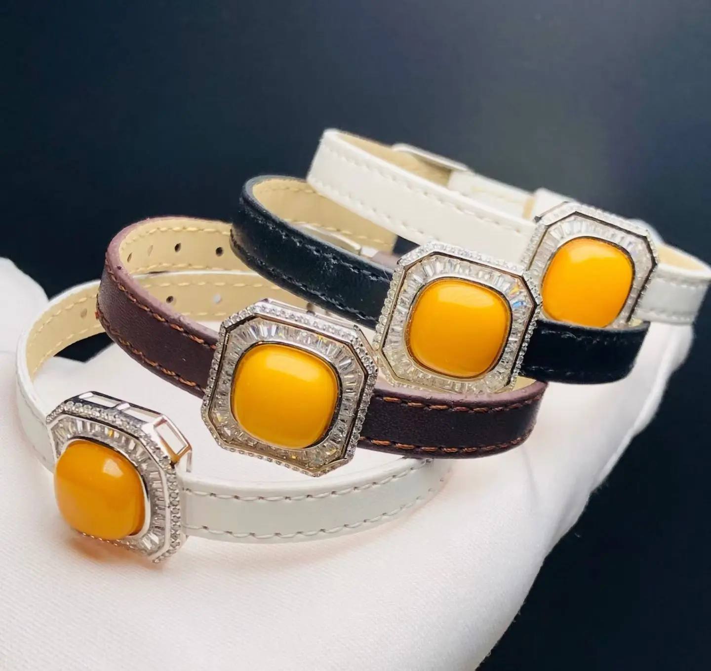 Certificate Natural Square Yellow Amber Leather Watchband Bracelets Unisex Watch Strap Cuff Bangles for Women Men Luxury Gifts
Certificate Natural Square Yellow Amber Leather Watchband Bracelets Unisex Watch Strap Cuff Bangles for Women Men Luxury Gifts