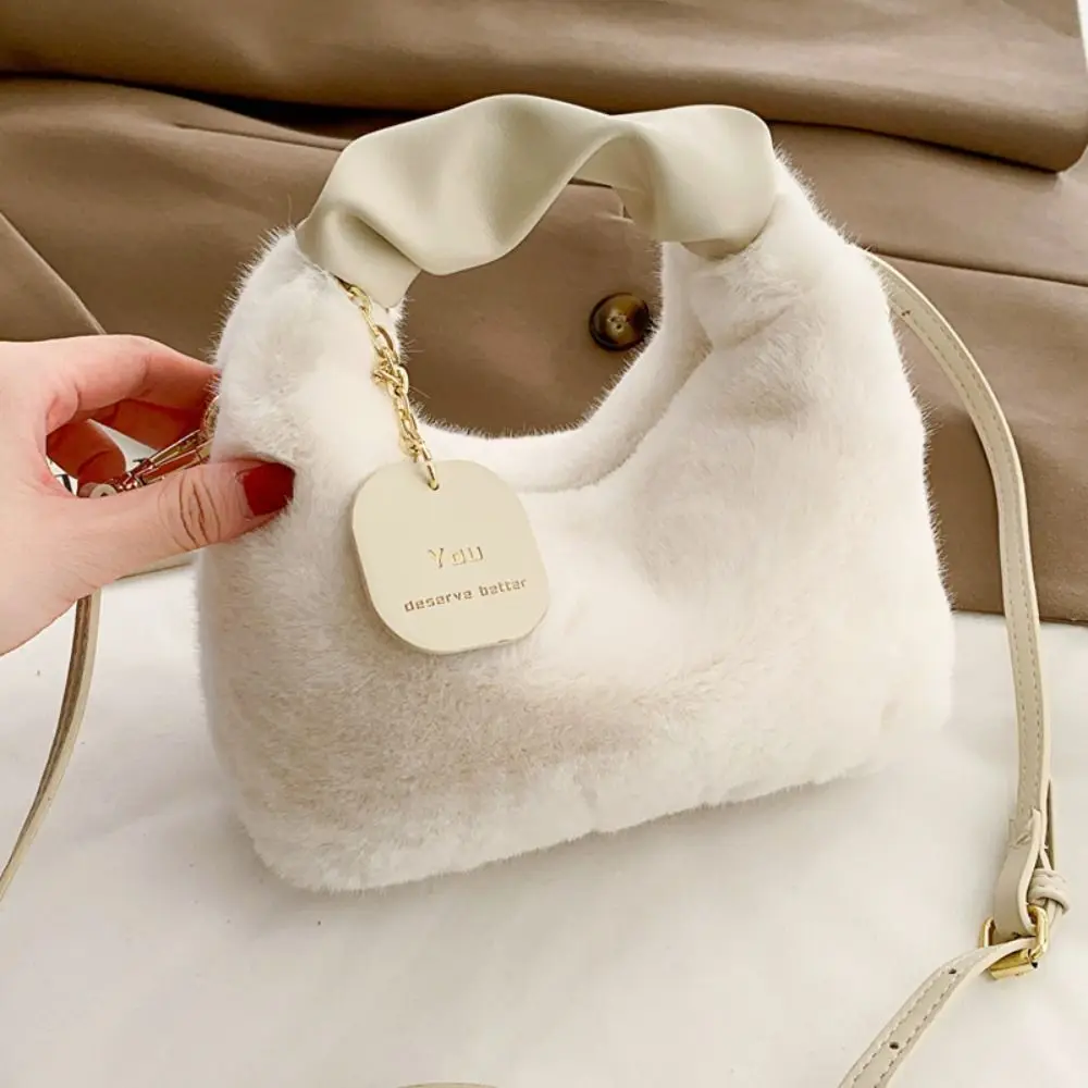 Korean Style Plush Cloud Crossbody Bag PU Pleated Handle Niche Design Faux Rabbit Fur Handbag Solid Color Tote Bag
Korean Style Plush Cloud Crossbody Bag PU Pleated Handle Niche Design Faux Rabbit Fur Handbag Solid Color Tote Bag