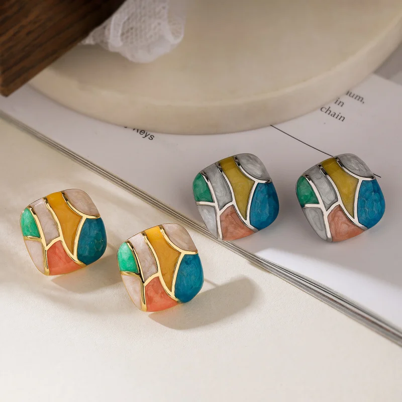 European and American Simple High-End Colorful Contrast Oil Drop Geometric Earrings for Women, Niche Personality Retro Ear Jewel
European and American Simple High-End Colorful Contrast Oil Drop Geometric Earrings for Women, Niche Personality Retro Ear Jewel