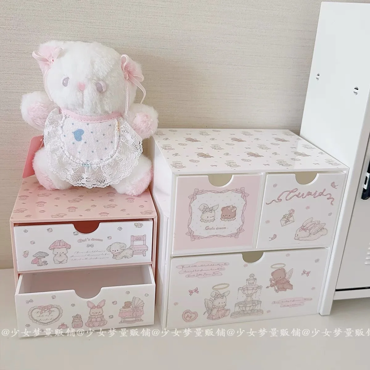 Desktop Storage Box, Display Rack, Acrylic Cartoon Accessories, Super Cute, House Decoration
Desktop Storage Box, Display Rack, Acrylic Cartoon Accessories, Super Cute, House Decoration