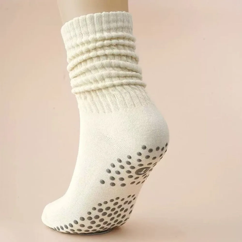 1 Pair Women Athletic Anti Slip Silicone Female Pilates Socks Breathable Double Bar Design Long Tube Yoga Socks Grip Sport Socks
1 Pair Women Athletic Anti Slip Silicone Female Pilates Socks Breathable Double Bar Design Long Tube Yoga Socks Grip Sport Socks