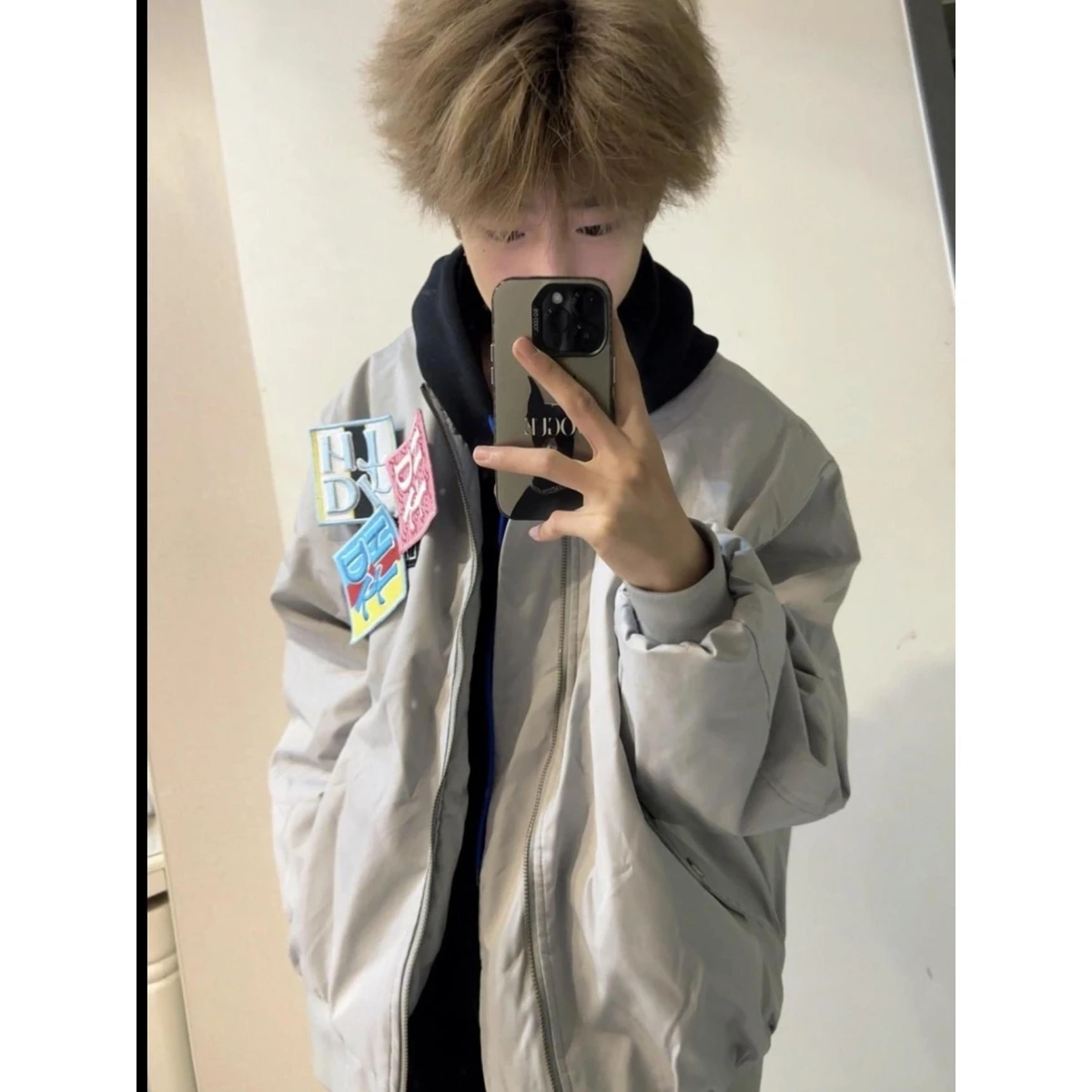 Мужская демисезонная куртка свободного кроя из полиэстера с вышивкой и застежкой-липучкой, новинка сезона, молодежный тренд
Мужская демисезонная куртка свободного кроя из полиэстера с вышивкой и застежкой-липучкой, новинка сезона, молодежный тренд