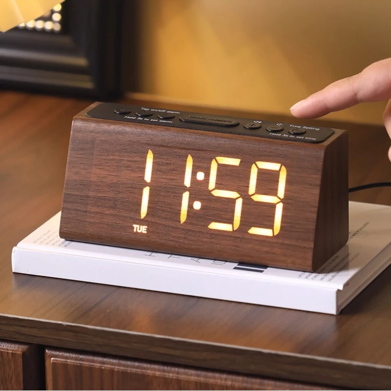 1 шт., электронные часы, ретро деревянный настольный орнамент, настольный светодиодный цифровой будильник, креативный средневековый будильник для гостиной
1 шт., электронные часы, ретро деревянный настольный орнамент, настольный светодиодный цифровой будильник, креативный средневековый будильник для гостиной