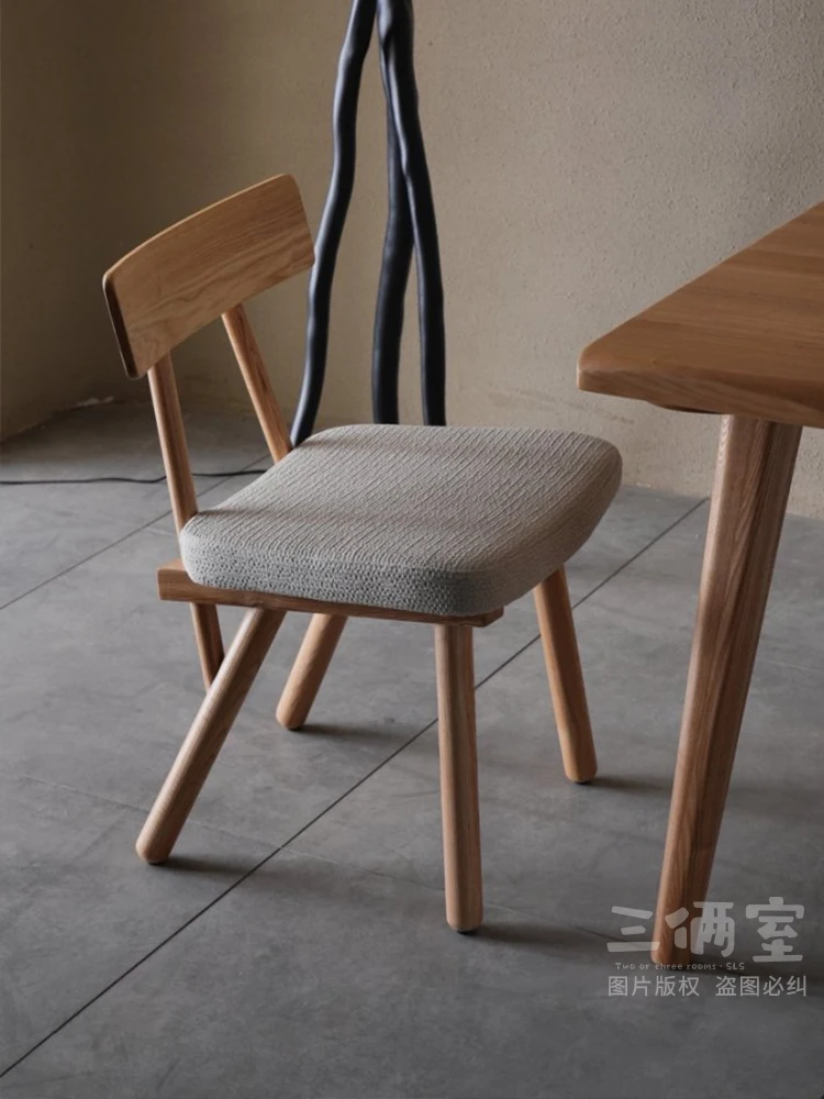LTT French vintage ash dining chair solid wood removable and washable American vintage fabric dining table and chairs
LTT French vintage ash dining chair solid wood removable and washable American vintage fabric dining table and chairs