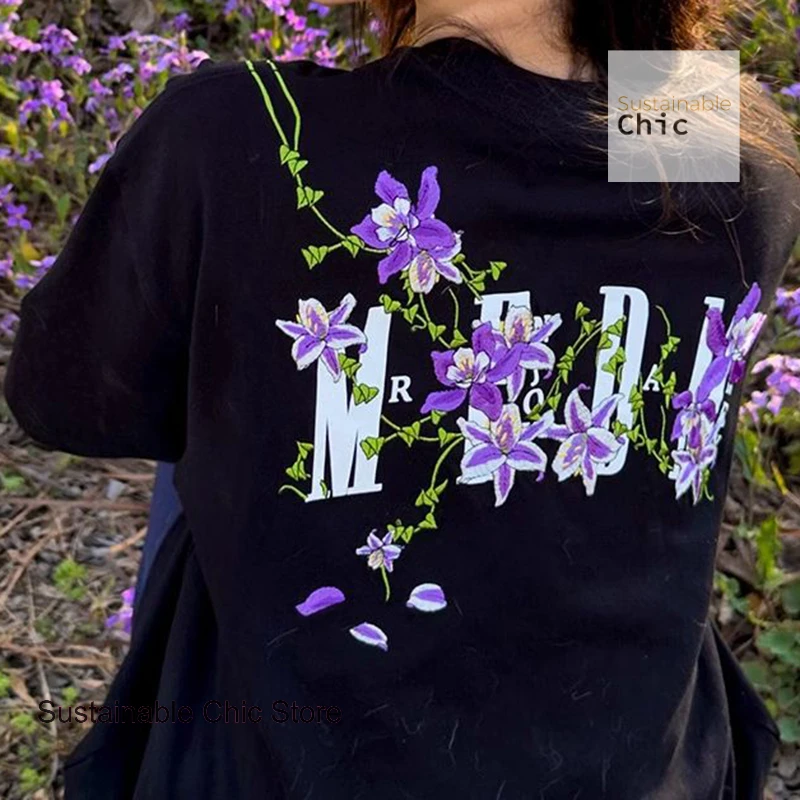 American fashion vine flower letter embroidery short-sleeved T-shirt women's summer loose design high street retro cotton top
American fashion vine flower letter embroidery short-sleeved T-shirt women's summer loose design high street retro cotton top