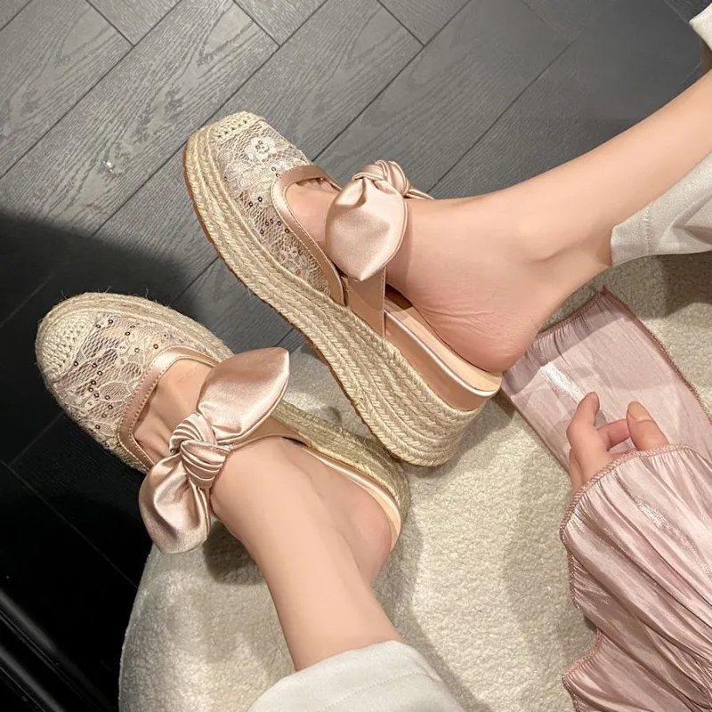Baotou Sandals for Women 2025 New Style Lace Mesh Hollow Breathable Thick Soled Shoes Straw Weaving Fisherman Shoes with Skirt
Baotou Sandals for Women 2025 New Style Lace Mesh Hollow Breathable Thick Soled Shoes Straw Weaving Fisherman Shoes with Skirt