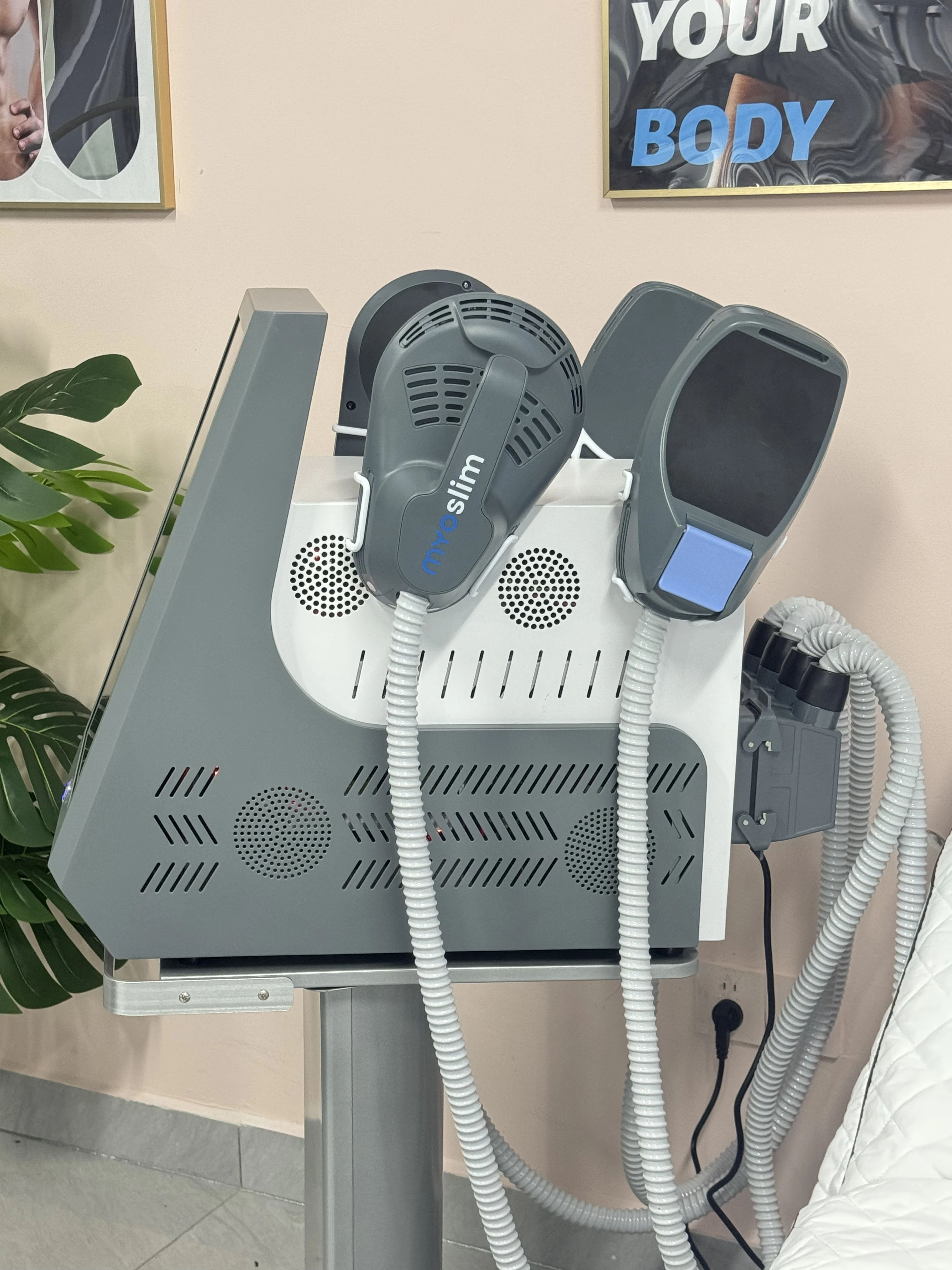 6500 Вт 15 Tesla стимулирует мышцы, удаление жира, электромагнитная EMS, машина для похудения, сборки ягодиц, машина для похудения, салон
6500 Вт 15 Tesla стимулирует мышцы, удаление жира, электромагнитная EMS, машина для похудения, сборки ягодиц, машина для похудения, салон