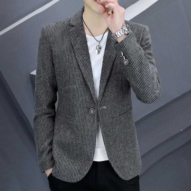 Мужская вельветовая куртка приталенного кроя на одной пуговице, повседневная, весенне-осенняя, модная, в корейском стиле, удобная верхняя одежда
Мужская вельветовая куртка приталенного кроя на одной пуговице, повседневная, весенне-осенняя, модная, в корейском стиле, удобная верхняя одежда