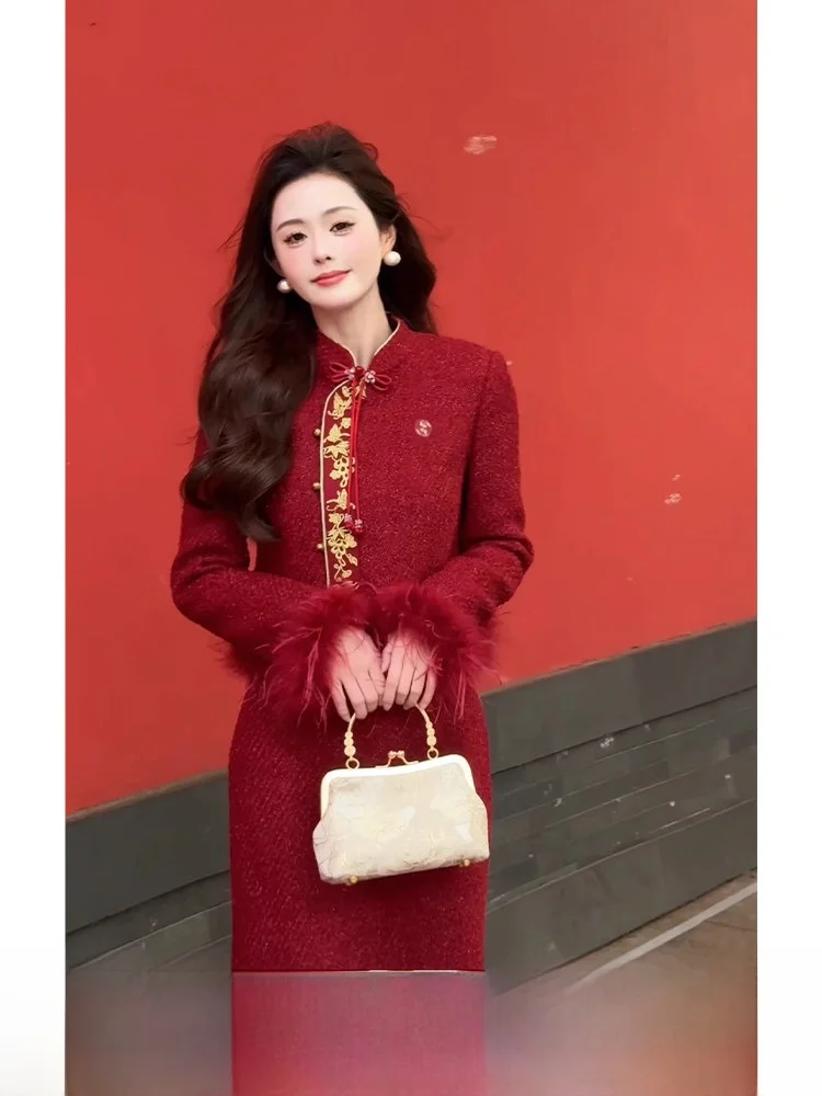 New Chinese Style Embroidered Cotton Jacket Half Skirt Ensemble Winter Fashion Outerwear Polyester Fiber Long Sleeve Suit
New Chinese Style Embroidered Cotton Jacket Half Skirt Ensemble Winter Fashion Outerwear Polyester Fiber Long Sleeve Suit