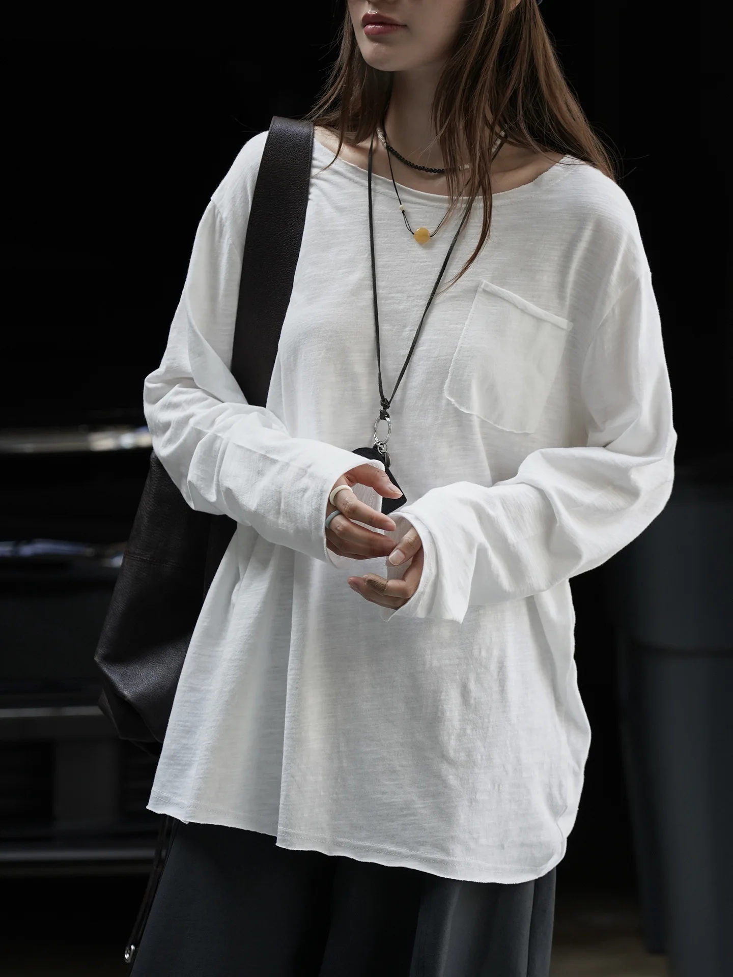Early autumn new Korean version simple washed bamboo cotton round neck rolled edge T-shirt casual top for women 
Early autumn new Korean version simple washed bamboo cotton round neck rolled edge T-shirt casual top for women