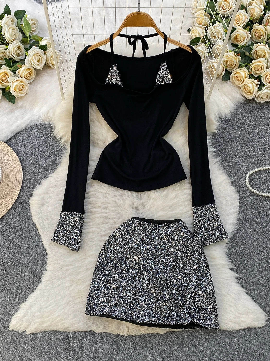 Millennial Spicy Girl Hollow out Square Collar Shiny Sequins Anti-Light Short Skirt Two-Piece Set Fashionable Commute Style
Millennial Spicy Girl Hollow out Square Collar Shiny Sequins Anti-Light Short Skirt Two-Piece Set Fashionable Commute Style