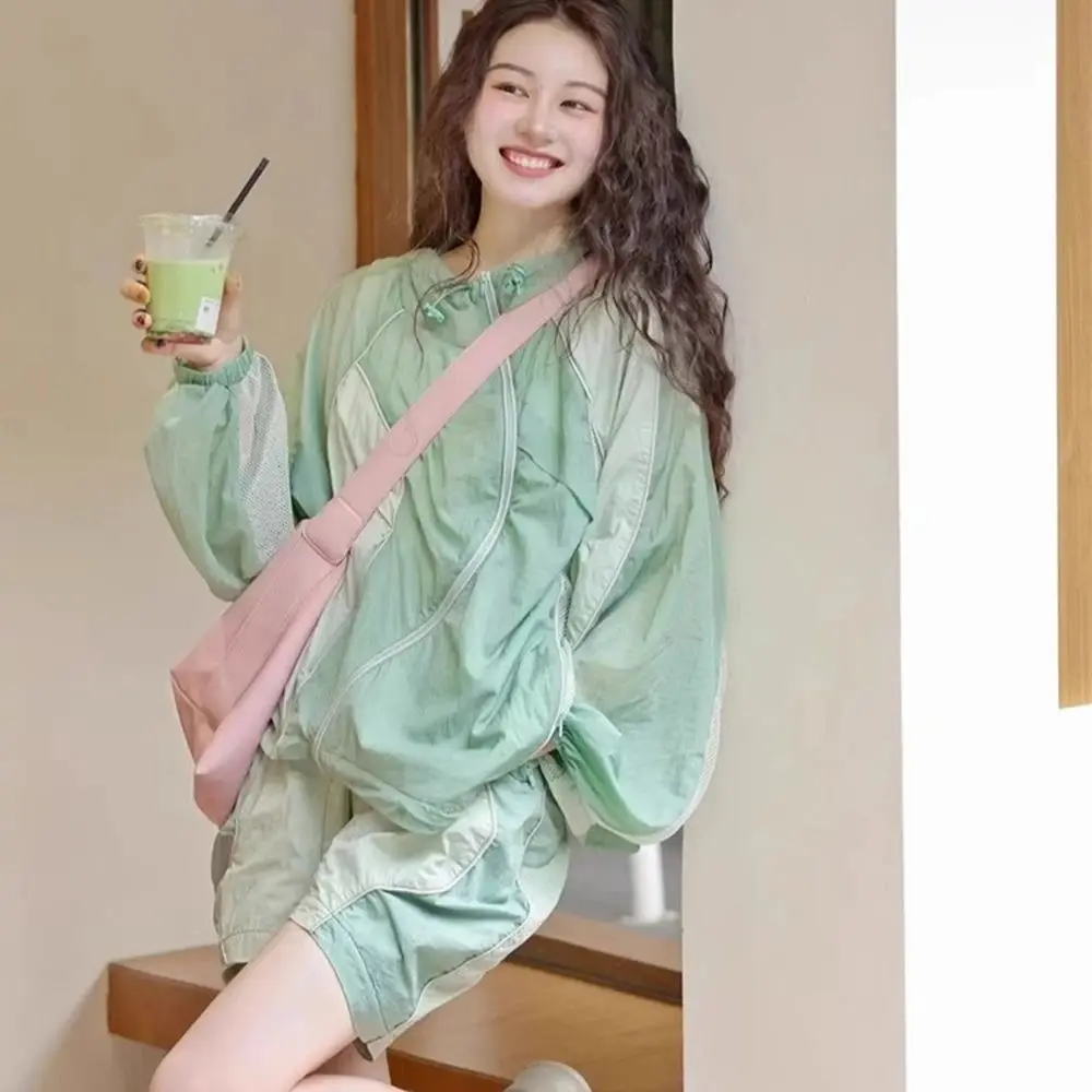 Light Green Women's Casual 2Piece Set Summer Long Sleeve Loose Color Block Sun Protection Jacket with Elastic Waist Shorts
Light Green Women's Casual 2Piece Set Summer Long Sleeve Loose Color Block Sun Protection Jacket with Elastic Waist Shorts