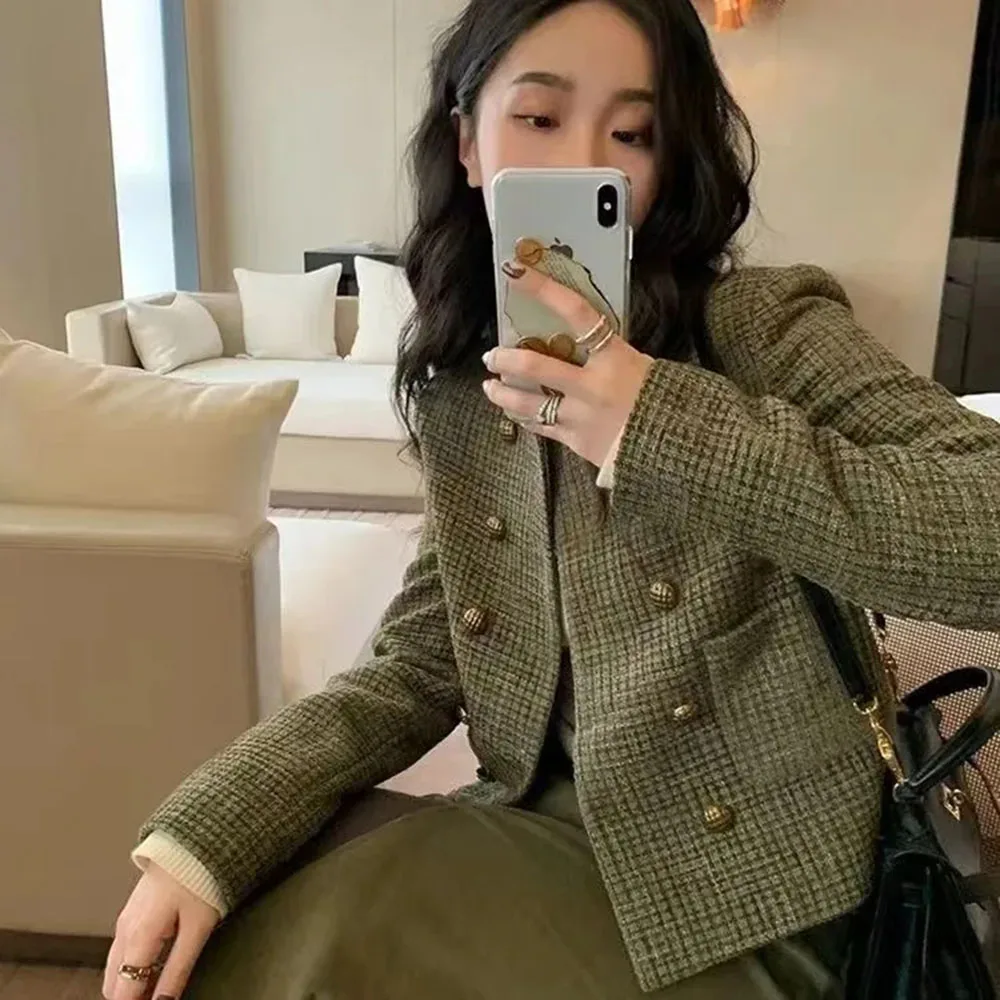Vintage Long Sleeve Short Coats Autumn Winter Office Lady Streetwear Fashion Elegant Cropped Tweed Jacket Women Outerwear Tops
Vintage Long Sleeve Short Coats Autumn Winter Office Lady Streetwear Fashion Elegant Cropped Tweed Jacket Women Outerwear Tops