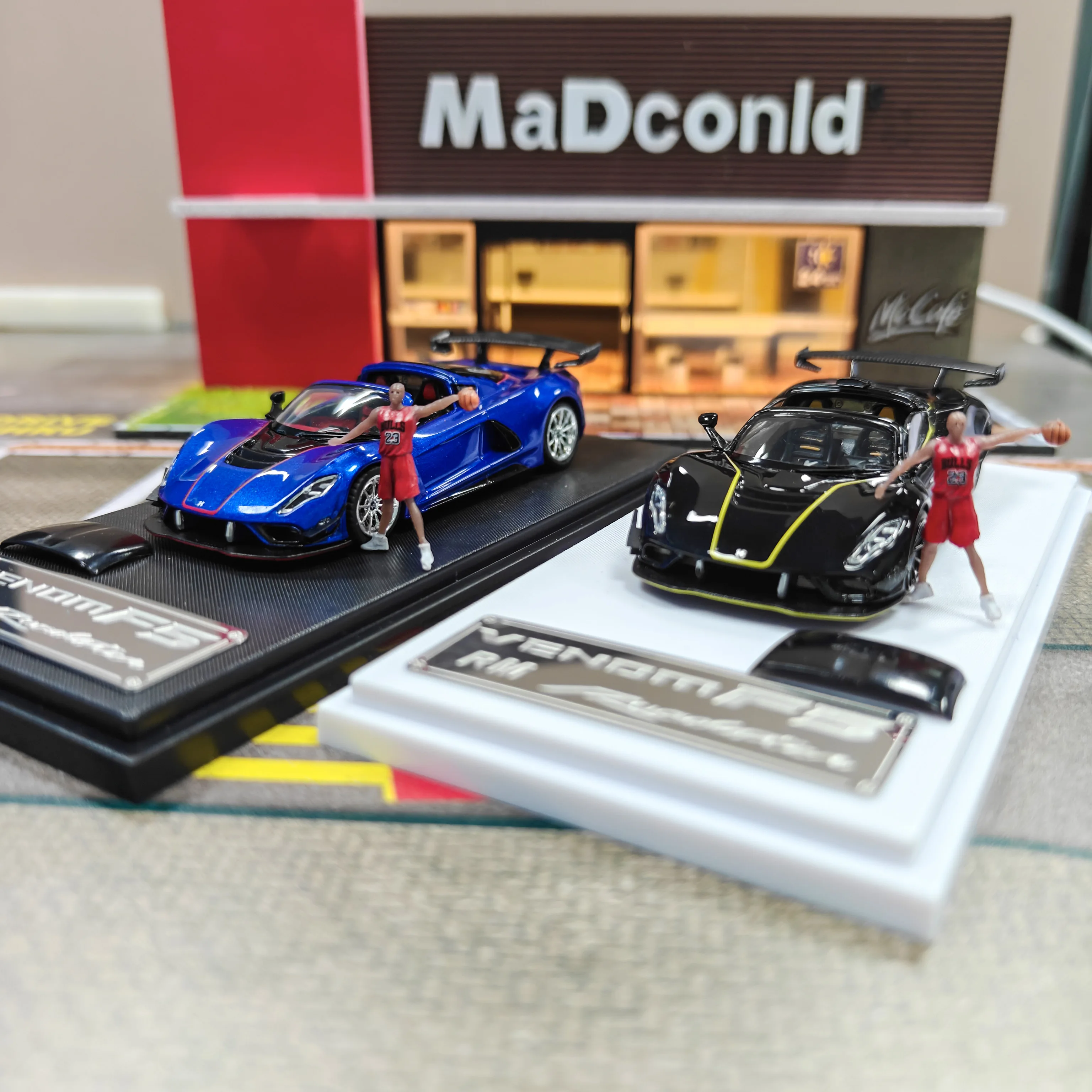 New In Stock Rm 1:64 Hennessey Venom F5 Alloy Miniature Die-Casting Model Gift #23 Dolls Hennessey Sports Car Model Toy Kid Gift
New In Stock Rm 1:64 Hennessey Venom F5 Alloy Miniature Die-Casting Model Gift #23 Dolls Hennessey Sports Car Model Toy Kid Gift