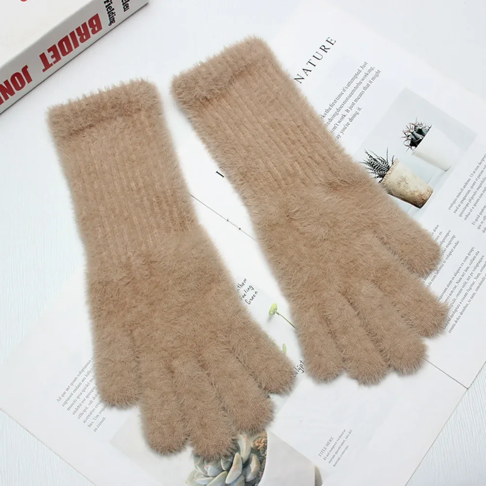 Lovely Touch Screen Faux Fur Gloves Warm Windproof Plush Knitted Gloves Solid Color Long Winter Women Mittens Male
Lovely Touch Screen Faux Fur Gloves Warm Windproof Plush Knitted Gloves Solid Color Long Winter Women Mittens Male