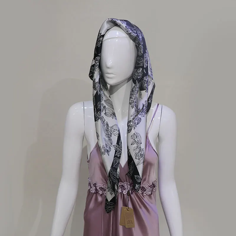 Black and white classic women's print spring and summer ins decoration simple mulberry silk new square scarf shawl strapless
Black and white classic women's print spring and summer ins decoration simple mulberry silk new square scarf shawl strapless