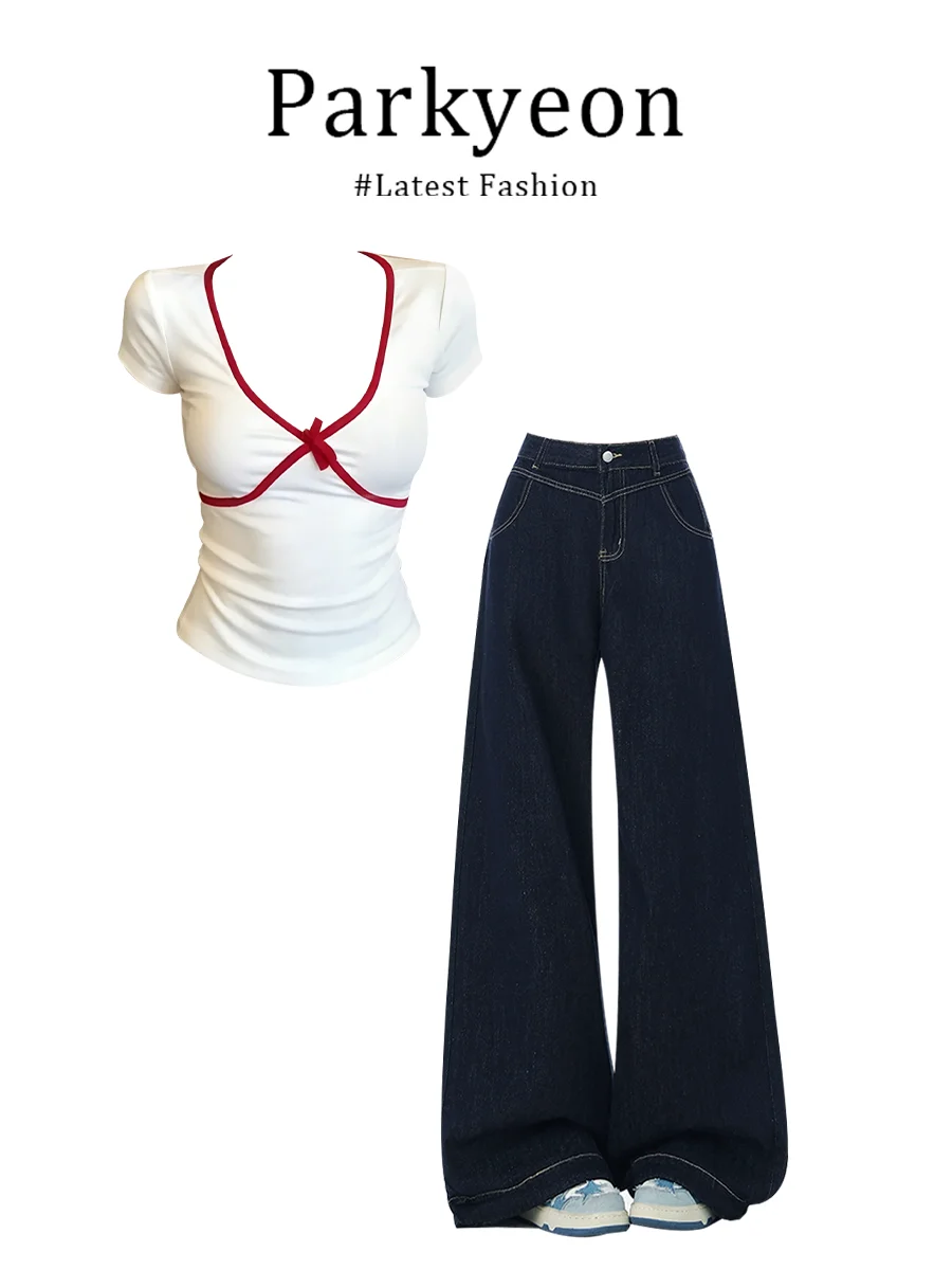 American Sweet And Spicy Style Women's T-shirt Top Short Sleeve High Waist Slimming Jeans Set V-neck Shoulder Width T-shirt
American Sweet And Spicy Style Women's T-shirt Top Short Sleeve High Waist Slimming Jeans Set V-neck Shoulder Width T-shirt