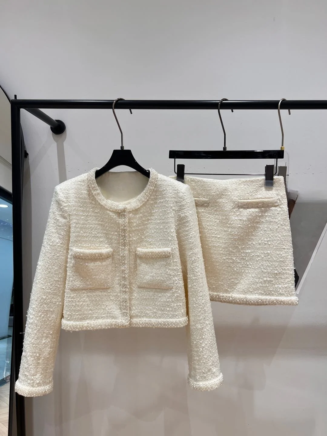 Women's nail bead jacket short skirt set Female Dress Set Woman 2 Pieces Women's Suit Skirt Crop Top Suits
Women's nail bead jacket short skirt set Female Dress Set Woman 2 Pieces Women's Suit Skirt Crop Top Suits