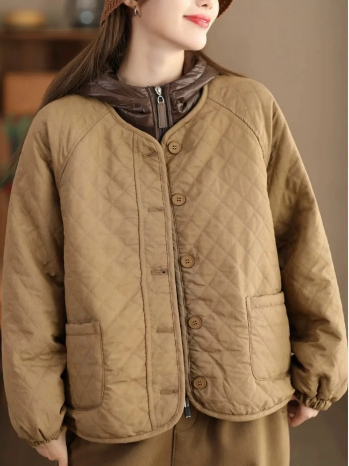 Retro Diamond Grid Cotton Baseball Jacket Short Casual Loose Women's Autumn Winter Warmth Versatile Short Coat Korean Style
Retro Diamond Grid Cotton Baseball Jacket Short Casual Loose Women's Autumn Winter Warmth Versatile Short Coat Korean Style