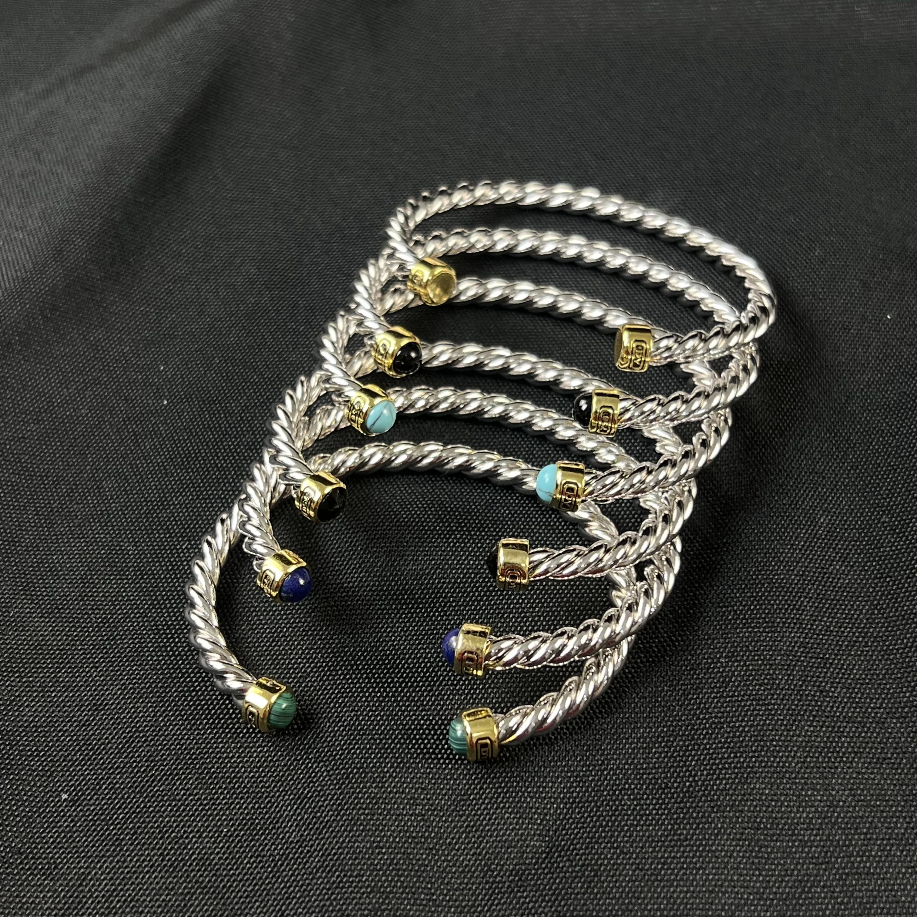 S925 sterling silver new 6mm turquoise agate color separation button line cuff bracelet neutral fashion retro luxury jewelry
S925 sterling silver new 6mm turquoise agate color separation button line cuff bracelet neutral fashion retro luxury jewelry