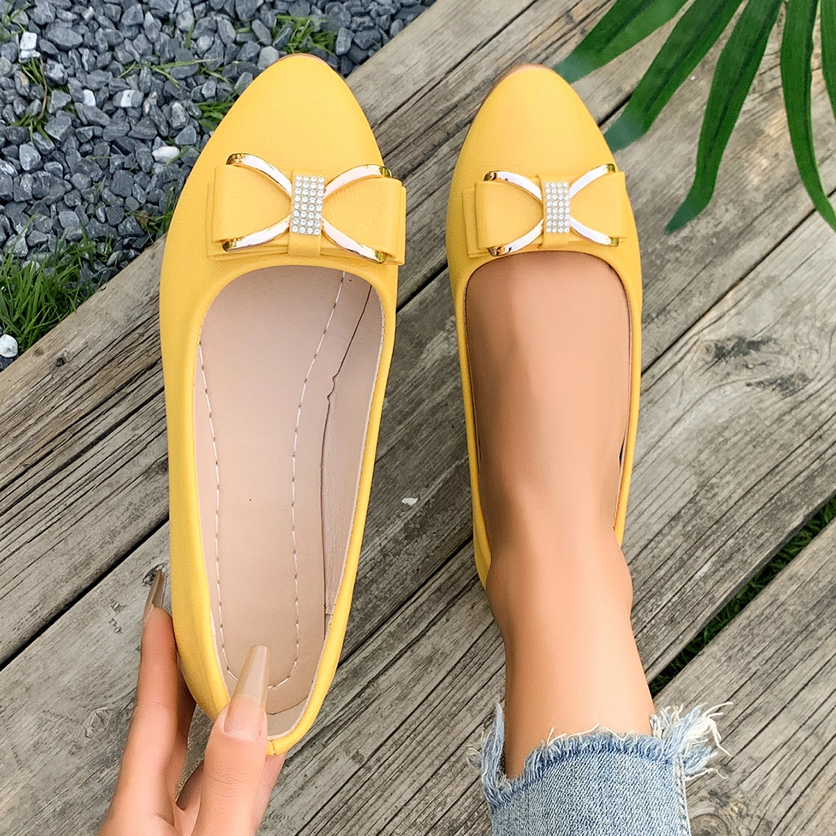 Women Flats Shoes 2026 New Metal Buckle Bow Flat Loafers Fashion Mary Jane Shoes for Women Comfortable Designer Sneakers Women
Women Flats Shoes 2026 New Metal Buckle Bow Flat Loafers Fashion Mary Jane Shoes for Women Comfortable Designer Sneakers Women