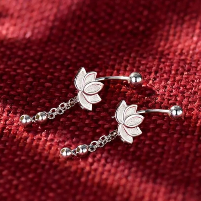 Серьги VENTFILLE из стерлингового серебра 925 пробы для женщин, подарочные серьги-гвоздики с цветком лотоса, элегантные, эстетичные, с бусинами, свежие украшения, дропшиппинг
Серьги VENTFILLE из стерлингового серебра 925 пробы для женщин, подарочные серьги-гвоздики с цветком лотоса, элегантные, эстетичные, с бусинами, свежие украшения, дропшиппинг