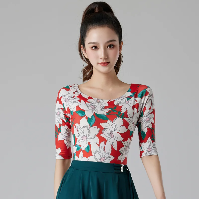 Comfortable and Versatile New-style Latin Dance Top with Mid-length Sleeves Summer Square Dance Attire for Dance Practice
Comfortable and Versatile New-style Latin Dance Top with Mid-length Sleeves Summer Square Dance Attire for Dance Practice