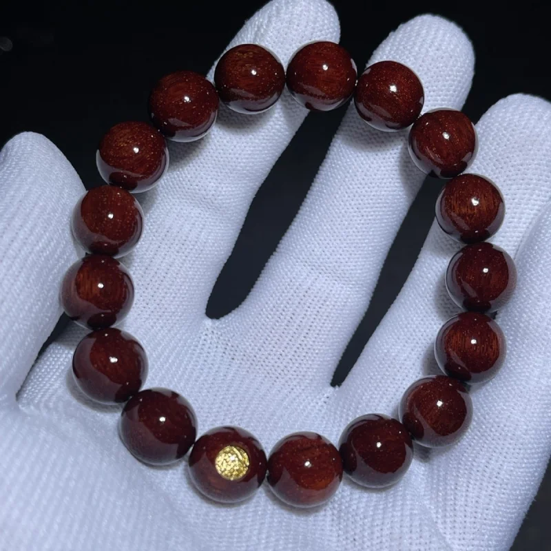 Indonesian small-leaf rosewood bracelet with star inlay, marked 1.2cm*17 beads, made from old material, suitable for both men an
Indonesian small-leaf rosewood bracelet with star inlay, marked 1.2cm*17 beads, made from old material, suitable for both men an