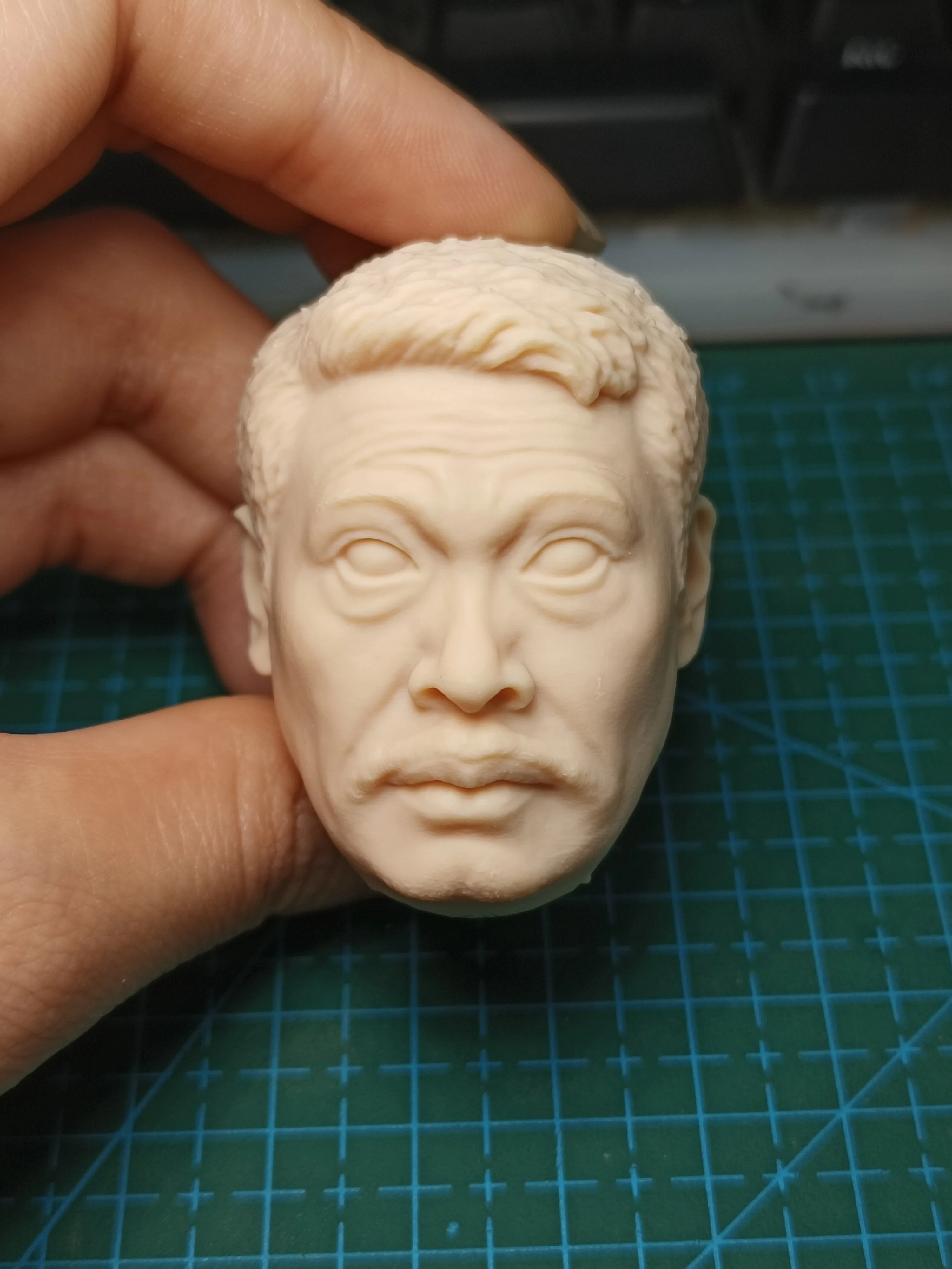 Ng Man Tat голова, скульптура, резьба в масштабе 1:6, мужской экшн-фигурки, модели 12 дюймов, игрушки для солдат
Ng Man Tat голова, скульптура, резьба в масштабе 1:6, мужской экшн-фигурки, модели 12 дюймов, игрушки для солдат
