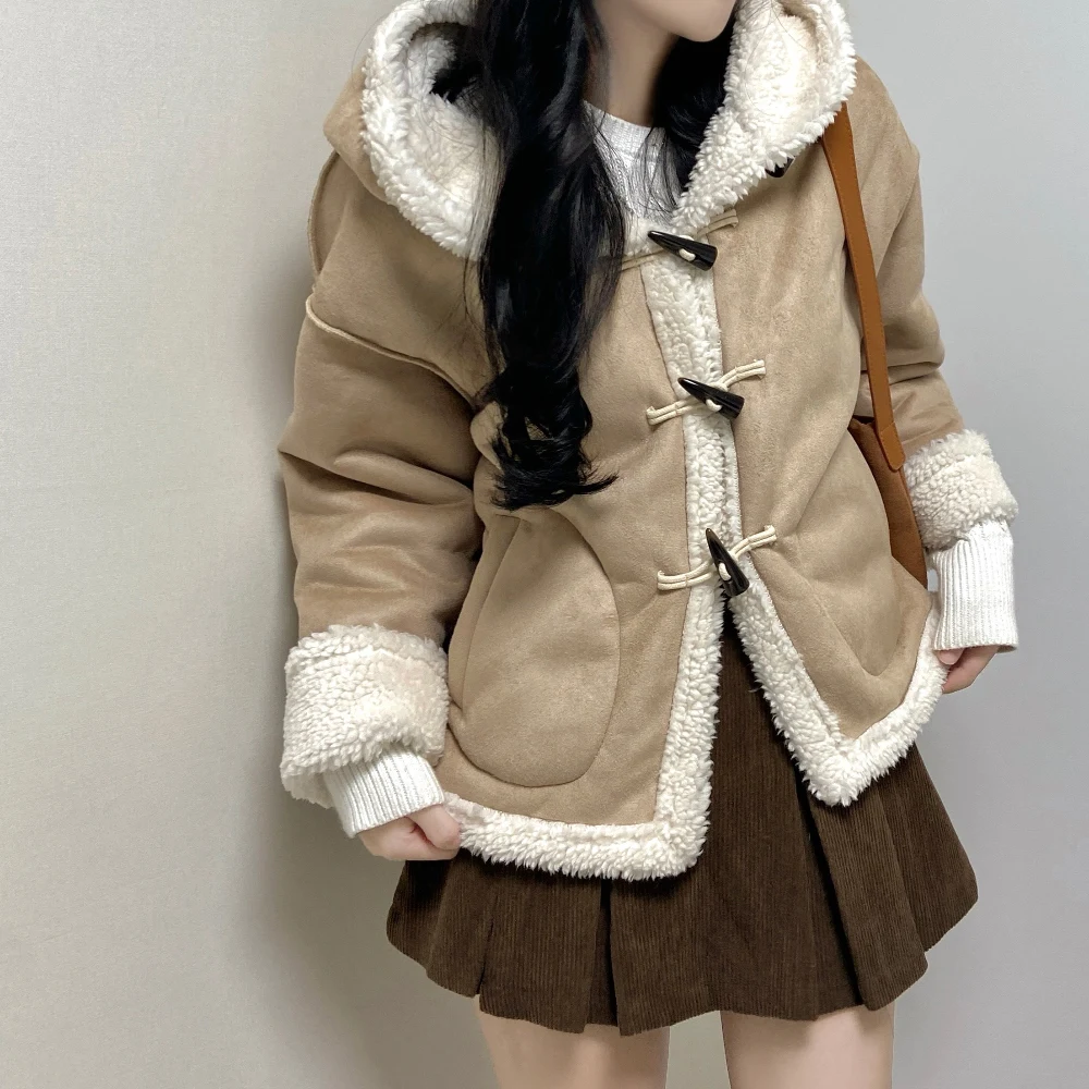 Chic ort Women's Jaet Autumn Winter New Sle Versatile Buttoned Leather Fur Inteated Lamb Fur Hooded Warm Top
Chic ort Women's Jaet Autumn Winter New Sle Versatile Buttoned Leather Fur Inteated Lamb Fur Hooded Warm Top