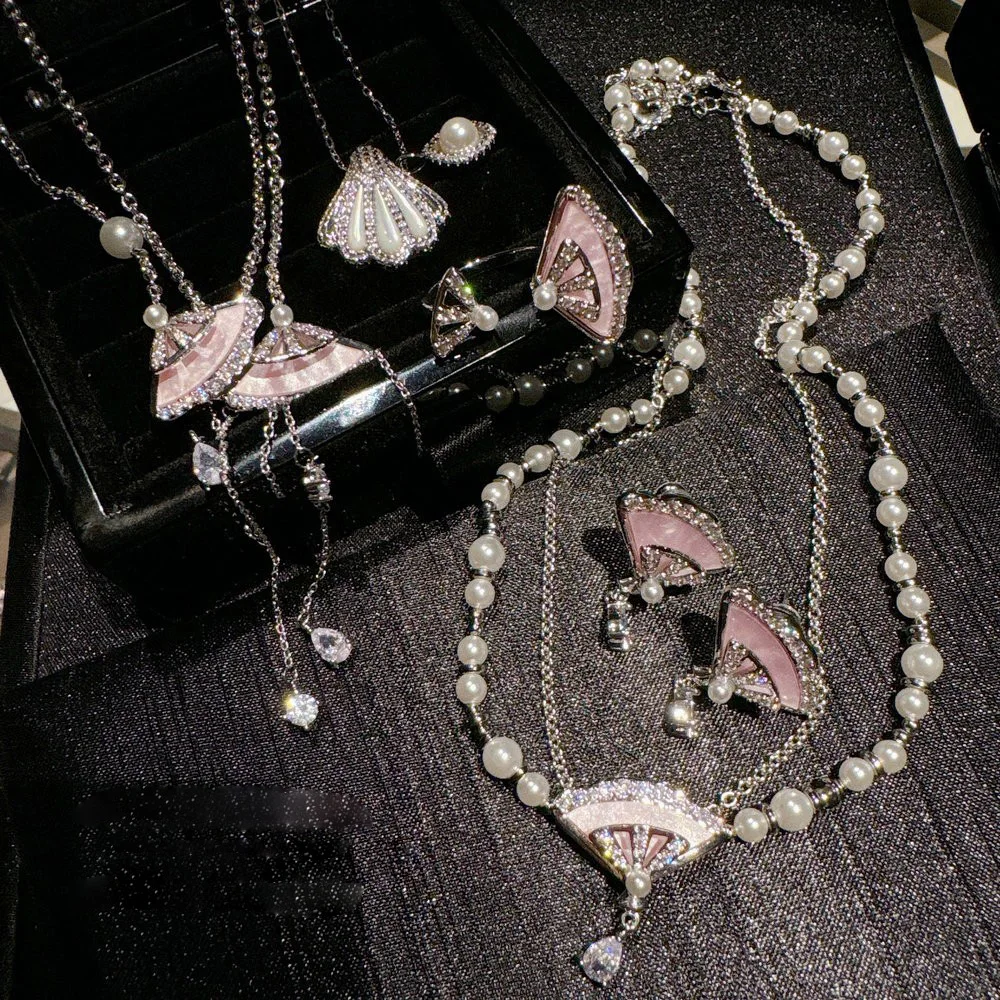 Women Vintage Pearl Necklace Pink Mother-of-Pearl Fan Earrings Ring 2025
Women Vintage Pearl Necklace Pink Mother-of-Pearl Fan Earrings Ring 2025