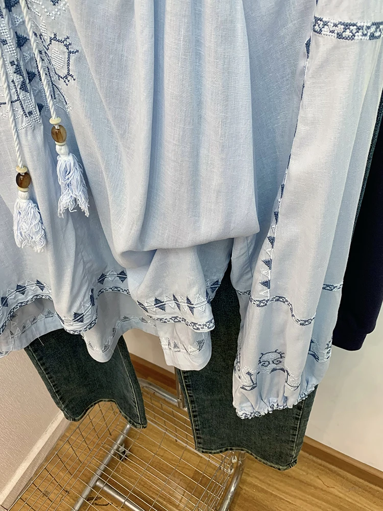 Loose Fit Embroidered Linen irt Women's Summer 2025 New Sle V-Ne Bubble Sve Casual Faion Korean Version Top
Loose Fit Embroidered Linen irt Women's Summer 2025 New Sle V-Ne Bubble Sve Casual Faion Korean Version Top