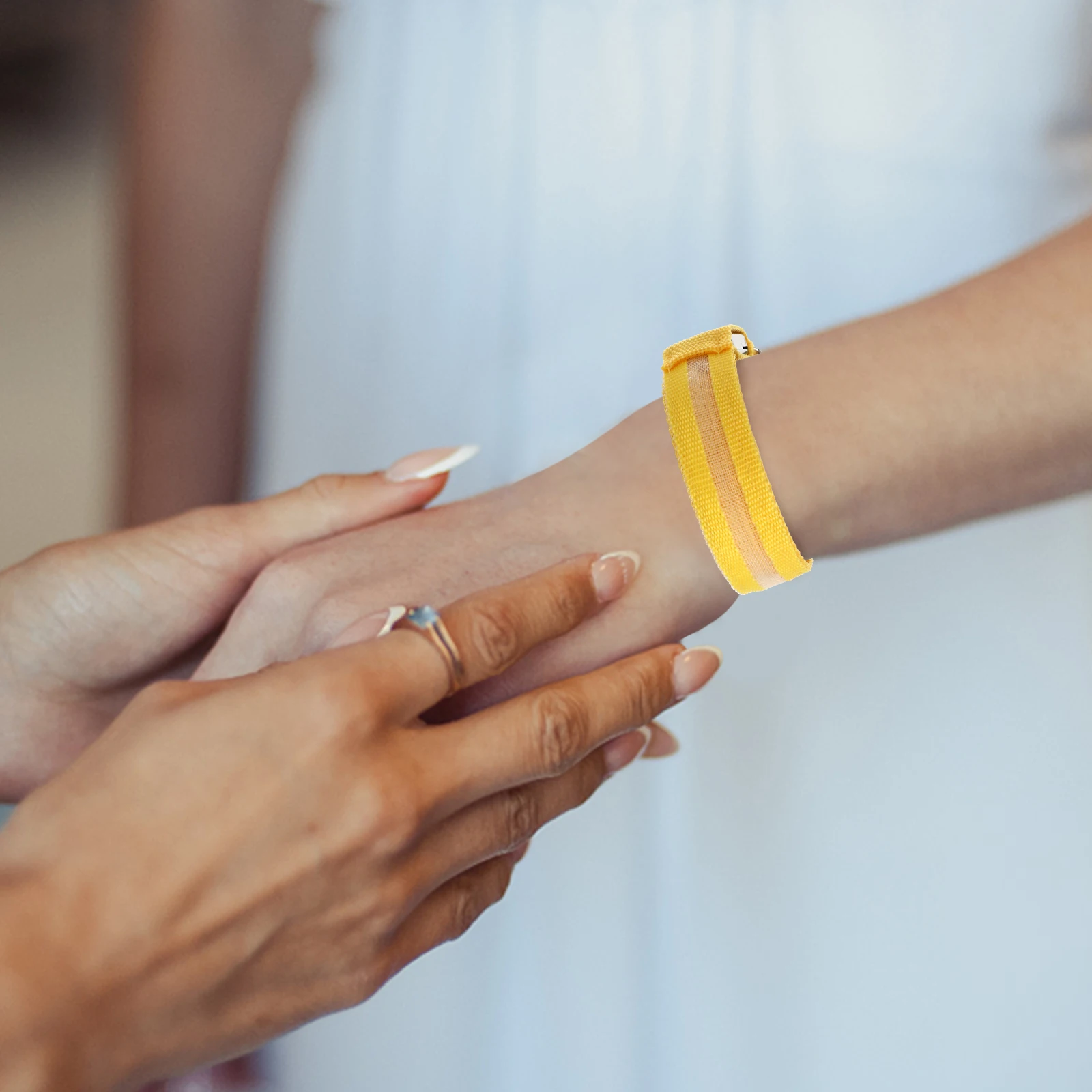 Fluorescent Armband LED Light High Visibility Adjustable Wristbands Night Run Equipment Reflective Bands Sports Bracelet Camping 
Fluorescent Armband LED Light High Visibility Adjustable Wristbands Night Run Equipment Reflective Bands Sports Bracelet Camping