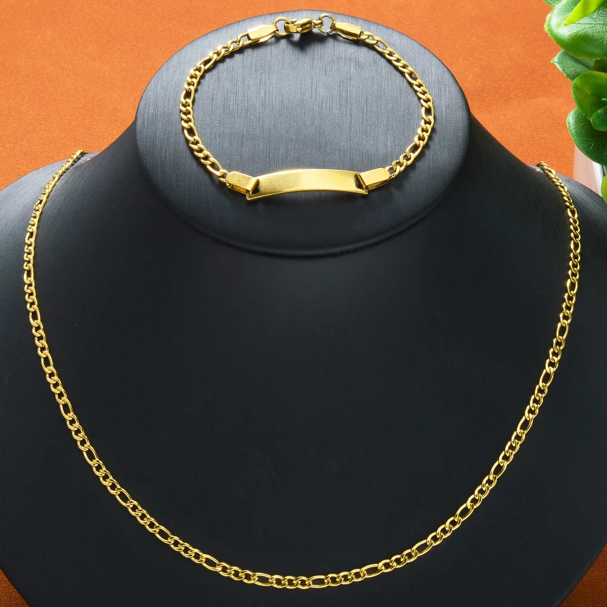 Hip Hop Jewelry Set for Men 18K Gold Plated Steel Chain Necklace Bracelet Punk Gift for Him Valentine's Birthday Anniversary
Hip Hop Jewelry Set for Men 18K Gold Plated Steel Chain Necklace Bracelet Punk Gift for Him Valentine's Birthday Anniversary