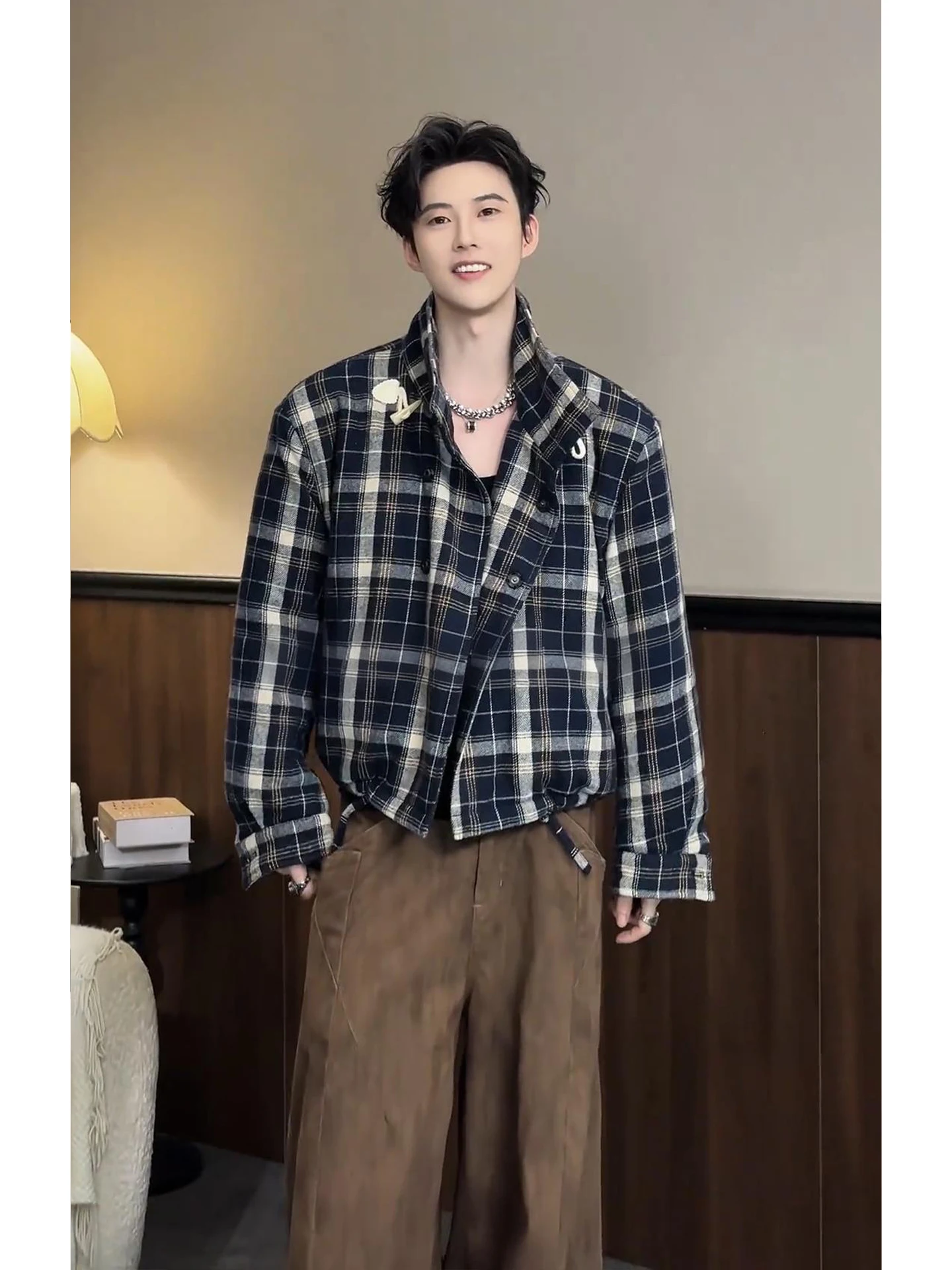 Blue Plaid Patchwork Thiened Cotton Jaet Men Winter Double-Sided Wear Warm Design Collar Jaet Youth Casual Autumn Winter
Blue Plaid Patchwork Thiened Cotton Jaet Men Winter Double-Sided Wear Warm Design Collar Jaet Youth Casual Autumn Winter