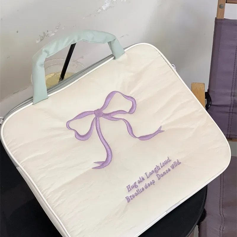 11 13.3 13.6 14 15.6'' Bow Pattern Kawaii Laptop Sleeve Bag Notebook Cover Pouch for Ipad Macbook Asus Portable Tablet Sleeves
11 13.3 13.6 14 15.6'' Bow Pattern Kawaii Laptop Sleeve Bag Notebook Cover Pouch for Ipad Macbook Asus Portable Tablet Sleeves