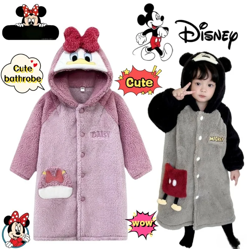 Новый креативный мультяшный халат Disney с Микки Дональдом Даком и Дейзи для подростков, зимние теплые пижамы, мягкая и удобная семейная домашняя одежда
Новый креативный мультяшный халат Disney с Микки Дональдом Даком и Дейзи для подростков, зимние теплые пижамы, мягкая и удобная семейная домашняя одежда