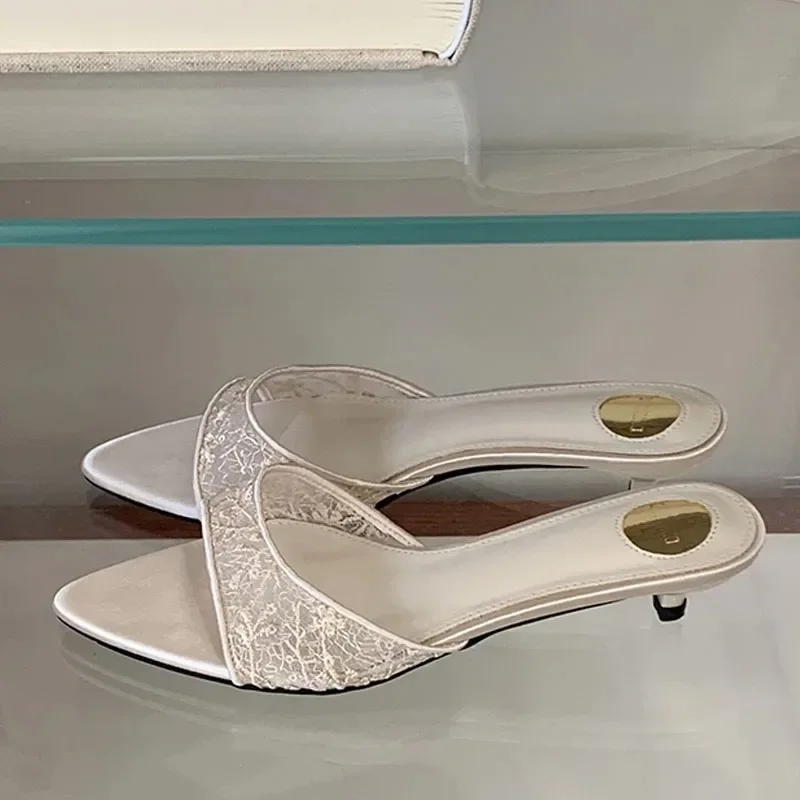 Aneikeh Kitten Heel Mules Vintage Lace Embroidery Open Toe Slipper Brown Mesh Hollow Out Slip-on Sandals Elegant Low Heel Slides
Aneikeh Kitten Heel Mules Vintage Lace Embroidery Open Toe Slipper Brown Mesh Hollow Out Slip-on Sandals Elegant Low Heel Slides