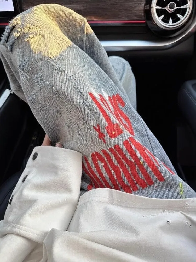 Retro American High Street Distressed Letter Print Wide Leg Jeans Men's Loose Fashionable Torn Denim Pants Trendy
Retro American High Street Distressed Letter Print Wide Leg Jeans Men's Loose Fashionable Torn Denim Pants Trendy
