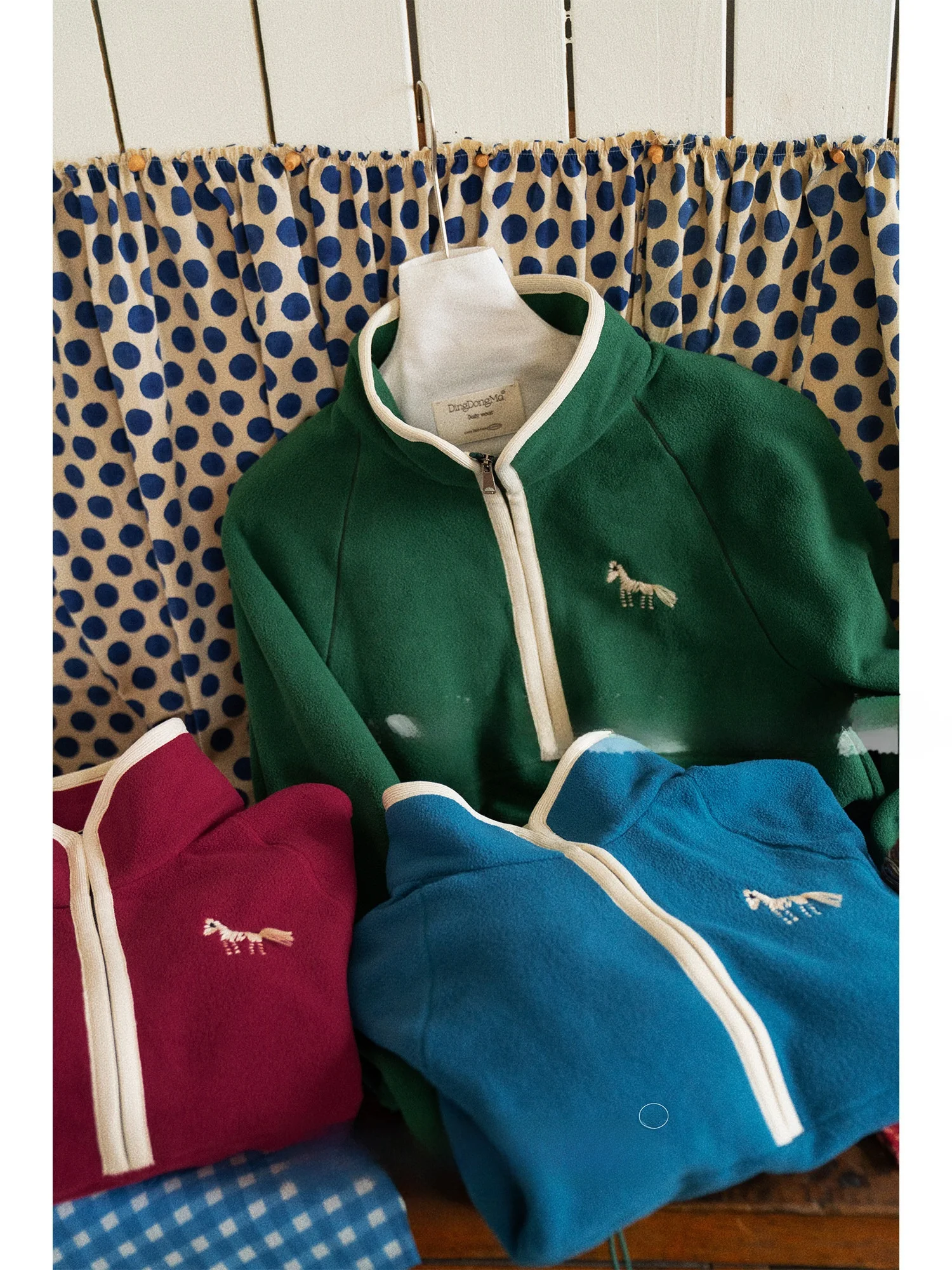 DingDongMa Abstract Hand Embroidered Zipper Hoodie f High Collar Fce Little Sweatirt Casual Sle Women's Jaet
DingDongMa Abstract Hand Embroidered Zipper Hoodie f High Collar Fce Little Sweatirt Casual Sle Women's Jaet