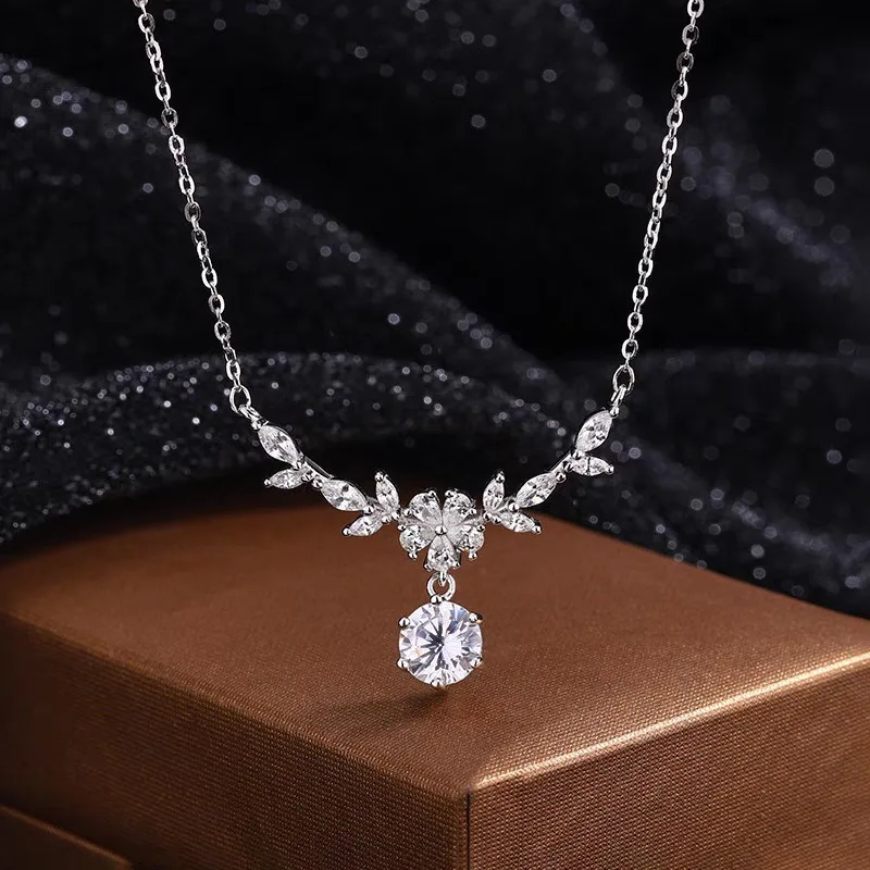 Luxury 925 Sterling Silver Necklace Pendant Leaves for Women Wedding Engagement Jewelry Fashion 5A Zircon Classics Gift Party
Luxury 925 Sterling Silver Necklace Pendant Leaves for Women Wedding Engagement Jewelry Fashion 5A Zircon Classics Gift Party