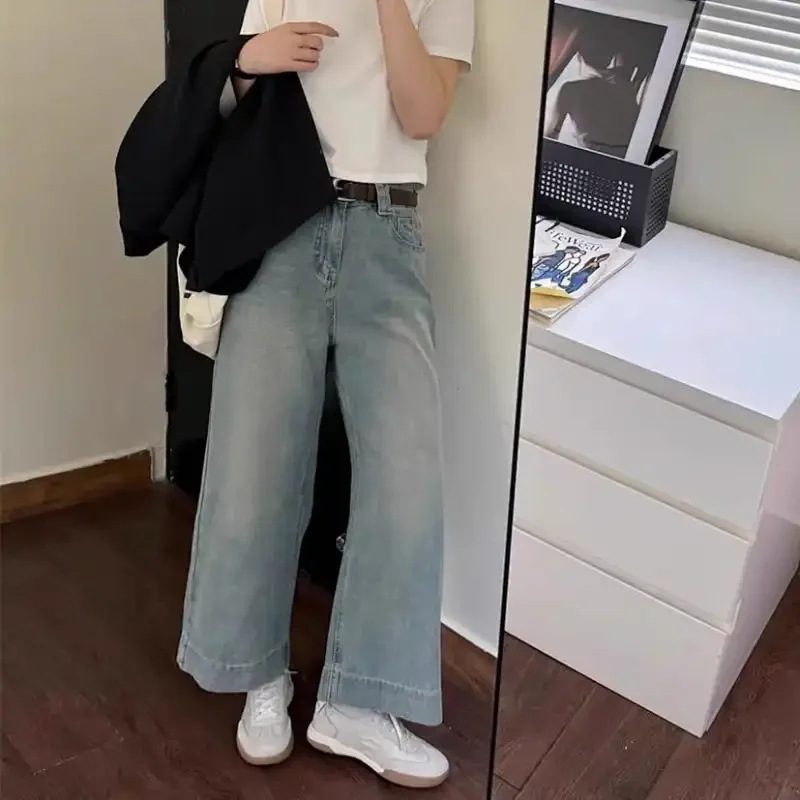 Women Light Wash High Waist Loose Straight Cropped Wide Leg Jeans
Women Light Wash High Waist Loose Straight Cropped Wide Leg Jeans