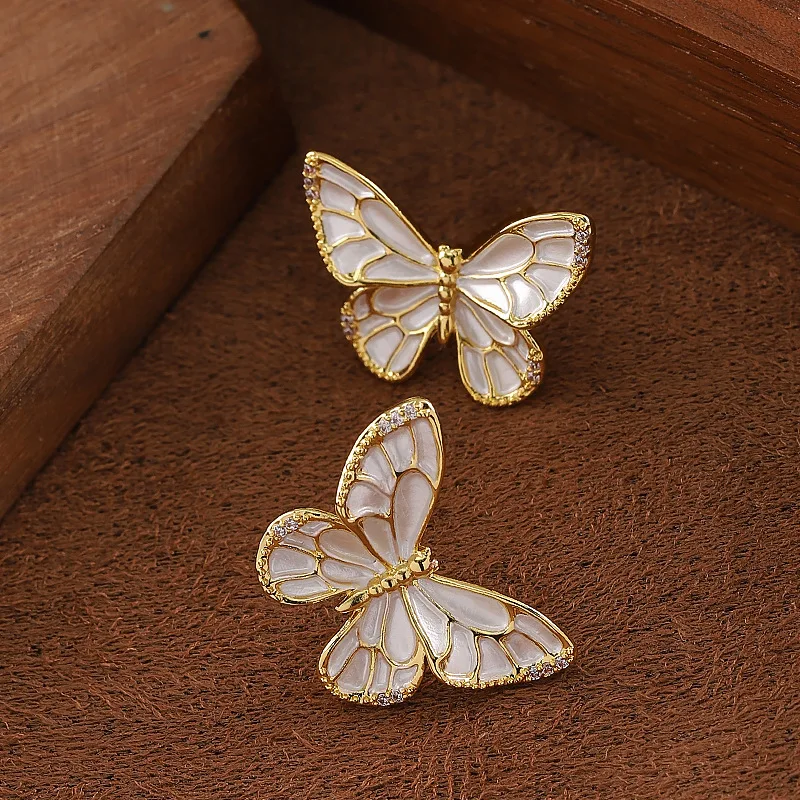 Fashionable, exquisite, simple, fresh, oily and smart, butterfly earrings, light luxury, niche, high-end commuting earrings
Fashionable, exquisite, simple, fresh, oily and smart, butterfly earrings, light luxury, niche, high-end commuting earrings