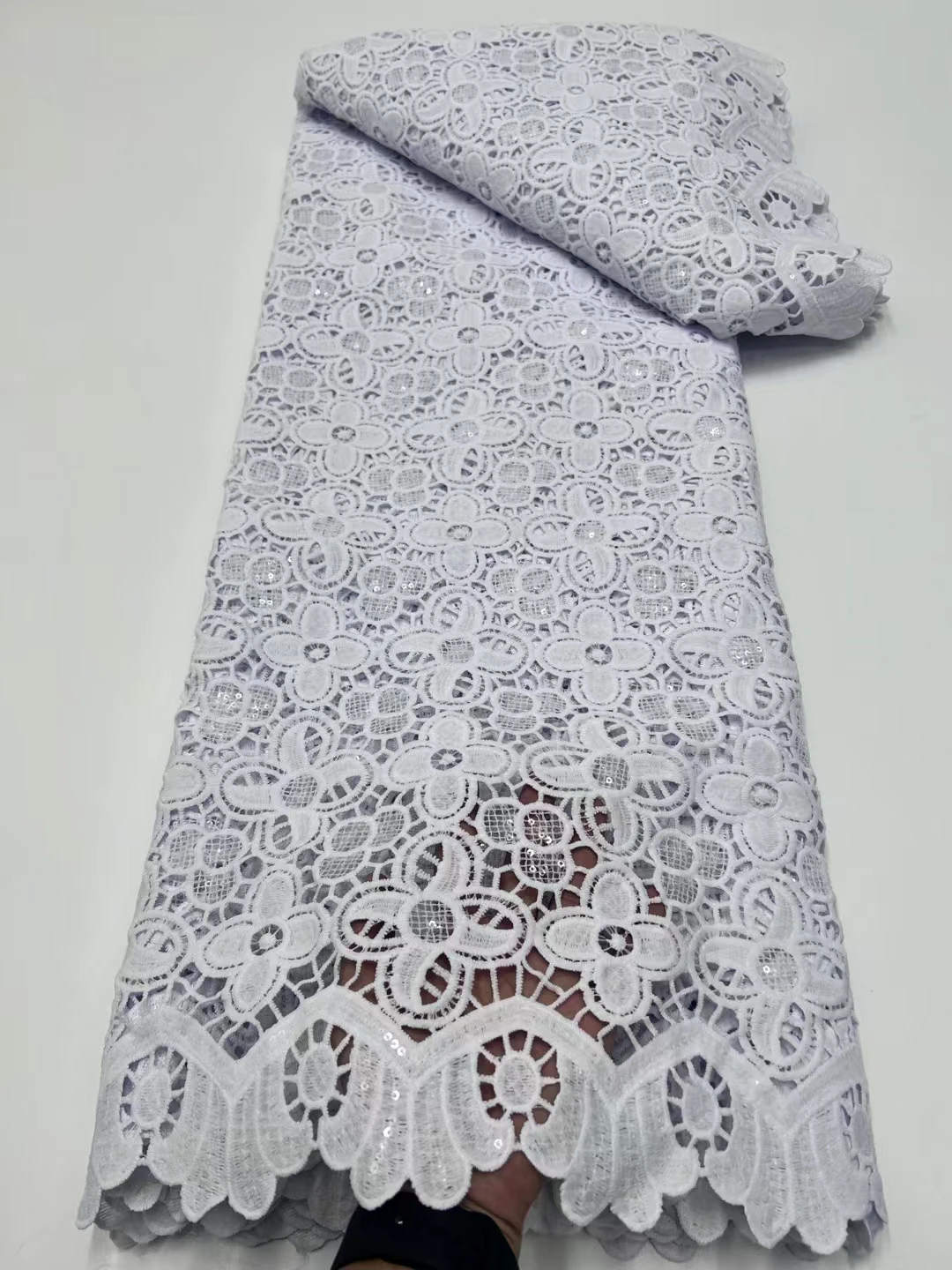 2025 High Quality New Style Pure White African Lace Fabric With Sequins Nigerian Milk Silk Water Soluble Net Lace Fabric PR25111
2025 High Quality New Style Pure White African Lace Fabric With Sequins Nigerian Milk Silk Water Soluble Net Lace Fabric PR25111
