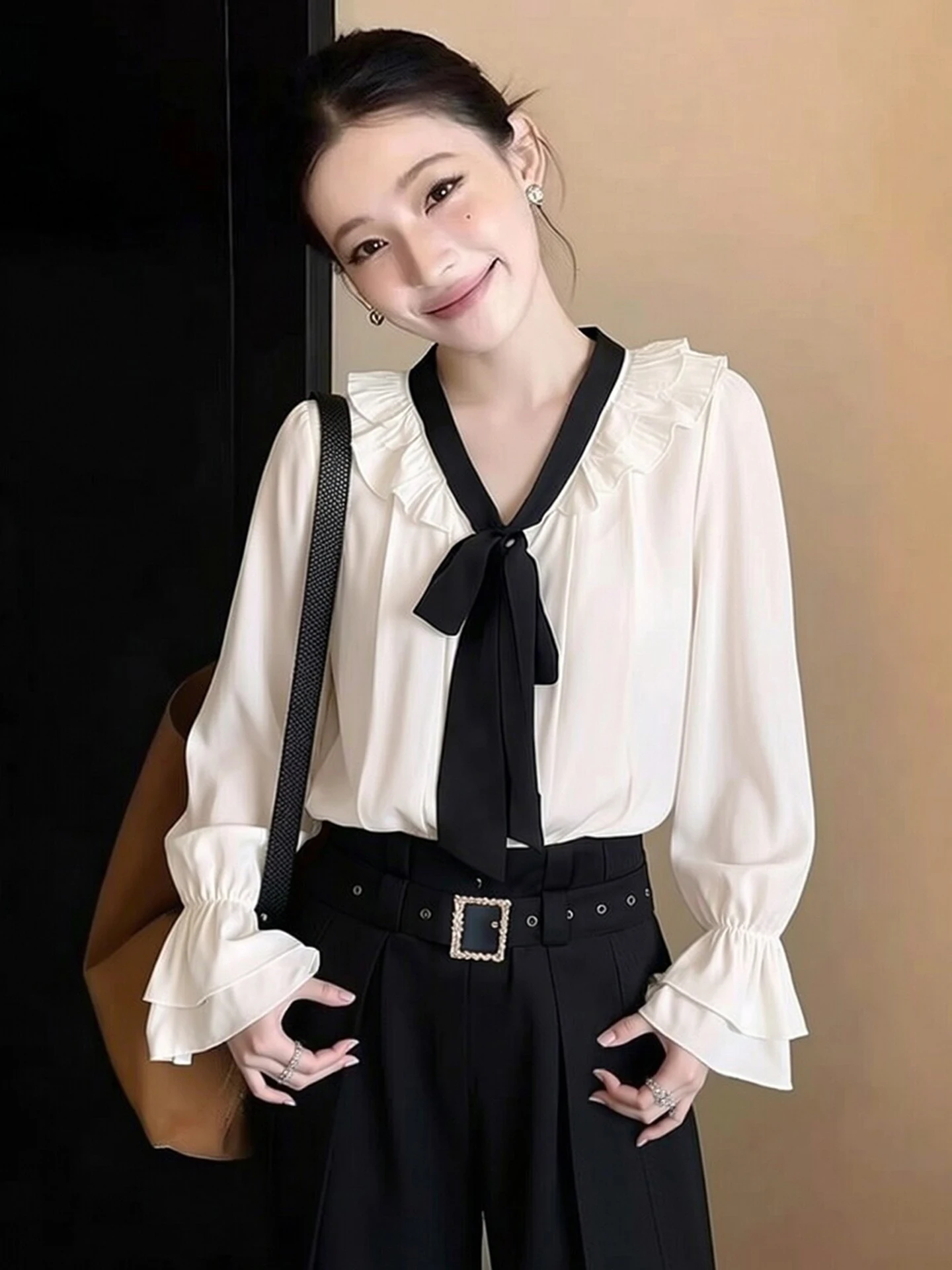 Korean Style Beautiful Ruffle Hem Color Block Belted Shirt Elegant Slimming Top Early Spring Chic Ageless Blouse Commute Styl...
Korean Style Beautiful Ruffle Hem Color Block Belted Shirt Elegant Slimming Top Early Spring Chic Ageless Blouse Commute Styl...