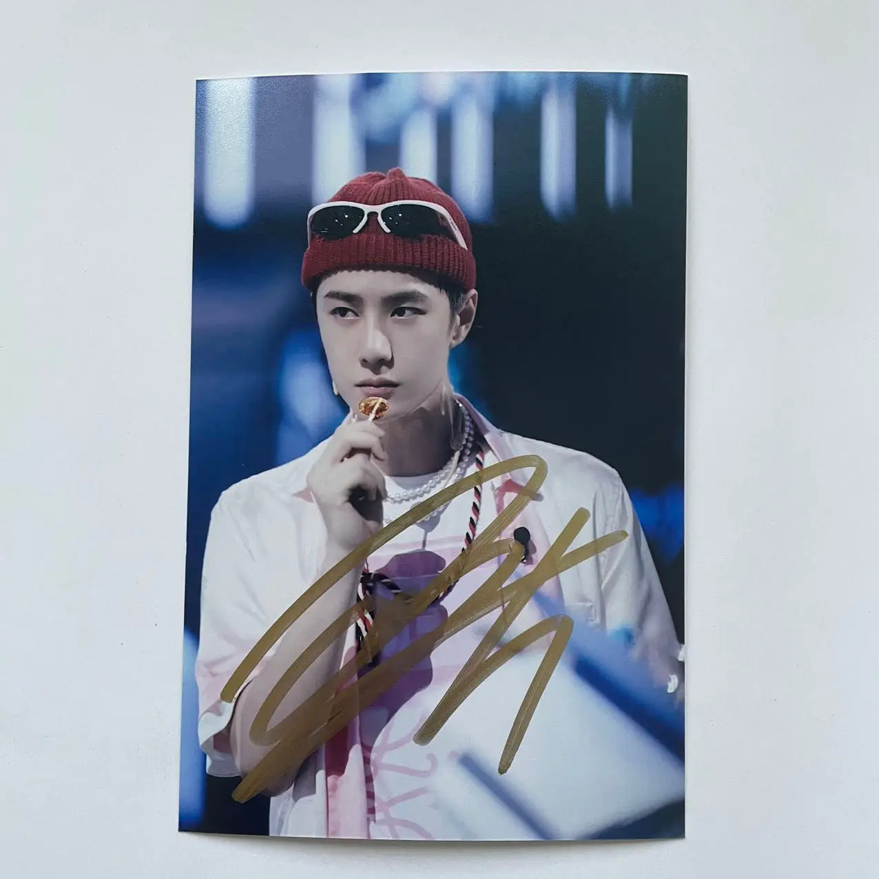 Wang Yibo's Signature photo non printed Photo 6-inch Assistance gifts for friends and classmates
Wang Yibo's Signature photo non printed Photo 6-inch Assistance gifts for friends and classmates