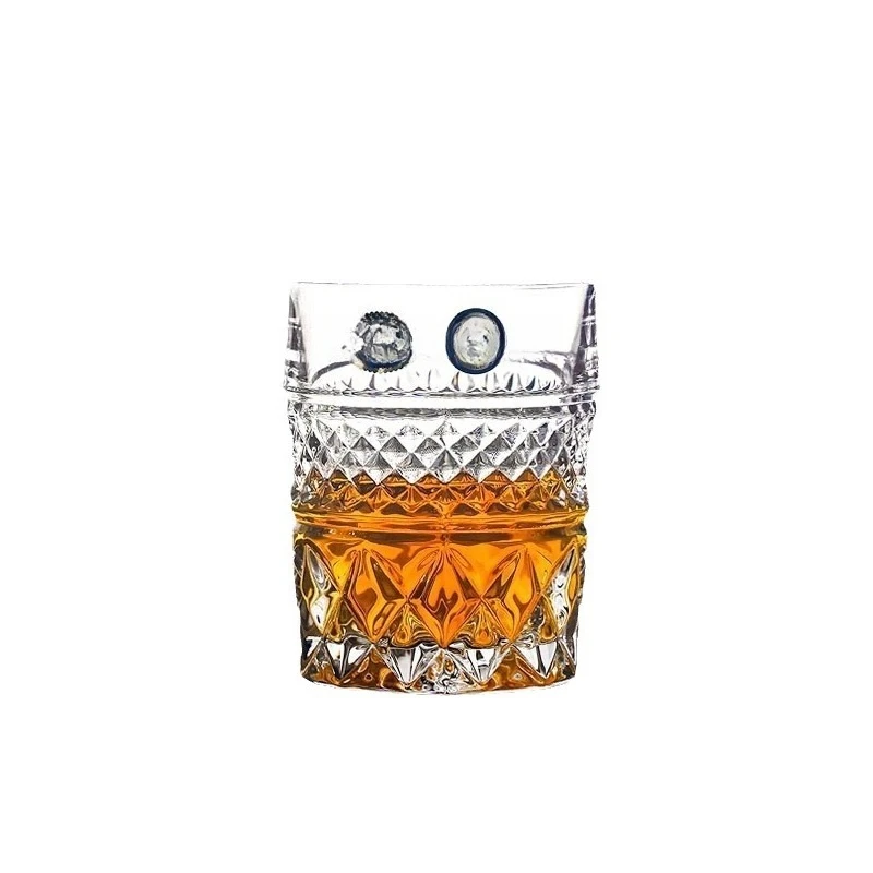 Imported crystal glass engraved whiskey cup, retro XO foreign wine glass wine bottle set
Imported crystal glass engraved whiskey cup, retro XO foreign wine glass wine bottle set
