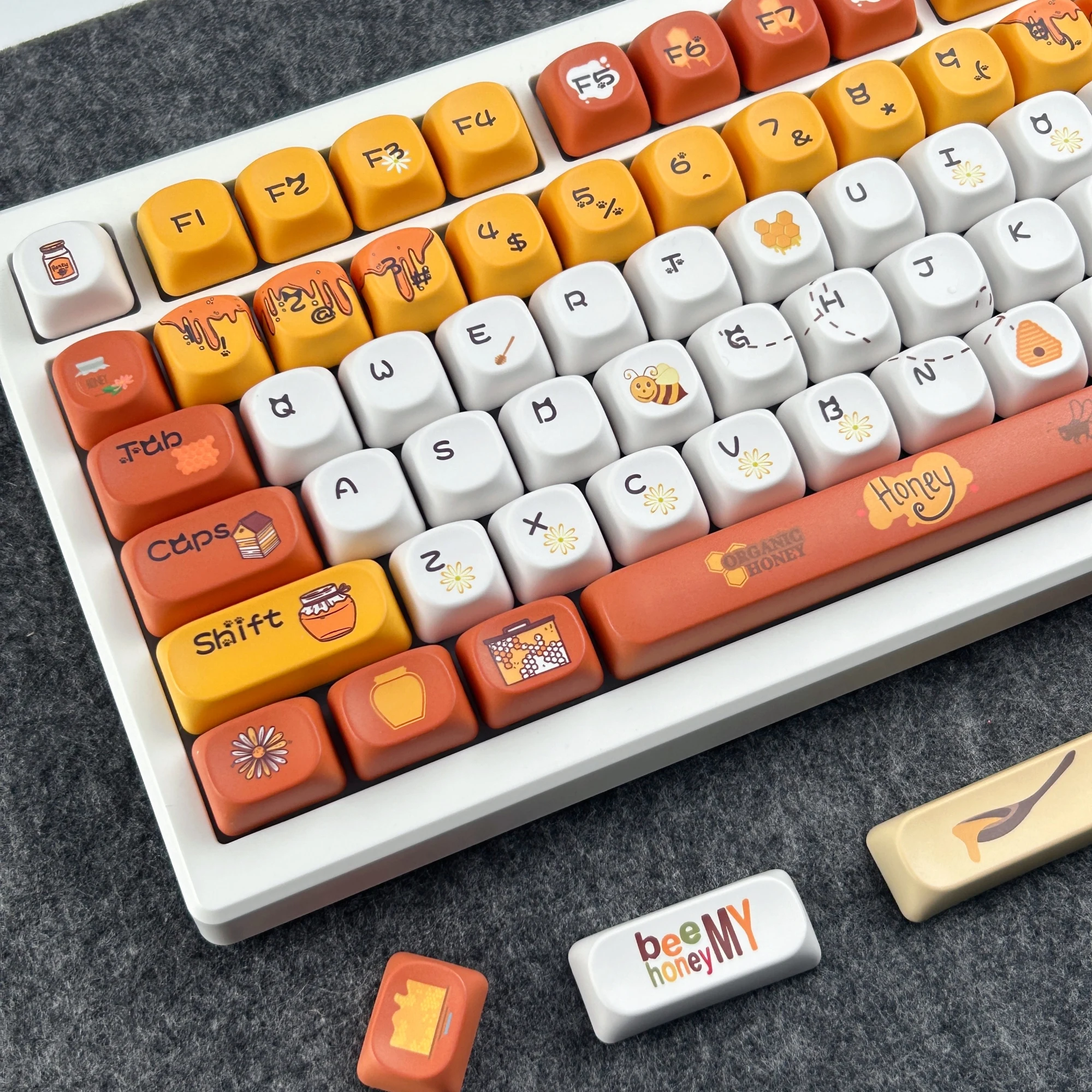MAIMOOO Honey Keycaps MOA Profile Orange and Brown Round Cute Bee Keycap PBT Custom for MX Switch Aula/Ajazz Mechanical Keyboard
MAIMOOO Honey Keycaps MOA Profile Orange and Brown Round Cute Bee Keycap PBT Custom for MX Switch Aula/Ajazz Mechanical Keyboard