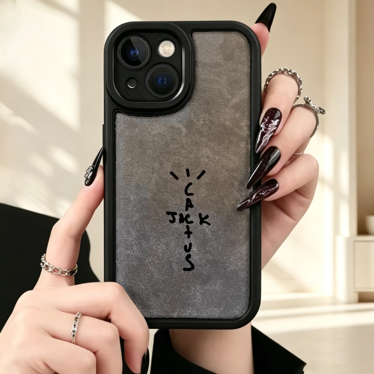 Minimalist Style Phone Case With Cactus Design Textured Leather Finish For Fashion Lovers And Nature Enthusiasts Iphone 16 14 12 13 11 15 Pro Max X XS
Minimalist Style Phone Case With Cactus Design Textured Leather Finish For Fashion Lovers And Nature Enthusiasts Iphone 16 14 12 13 11 15 Pro Max X XS